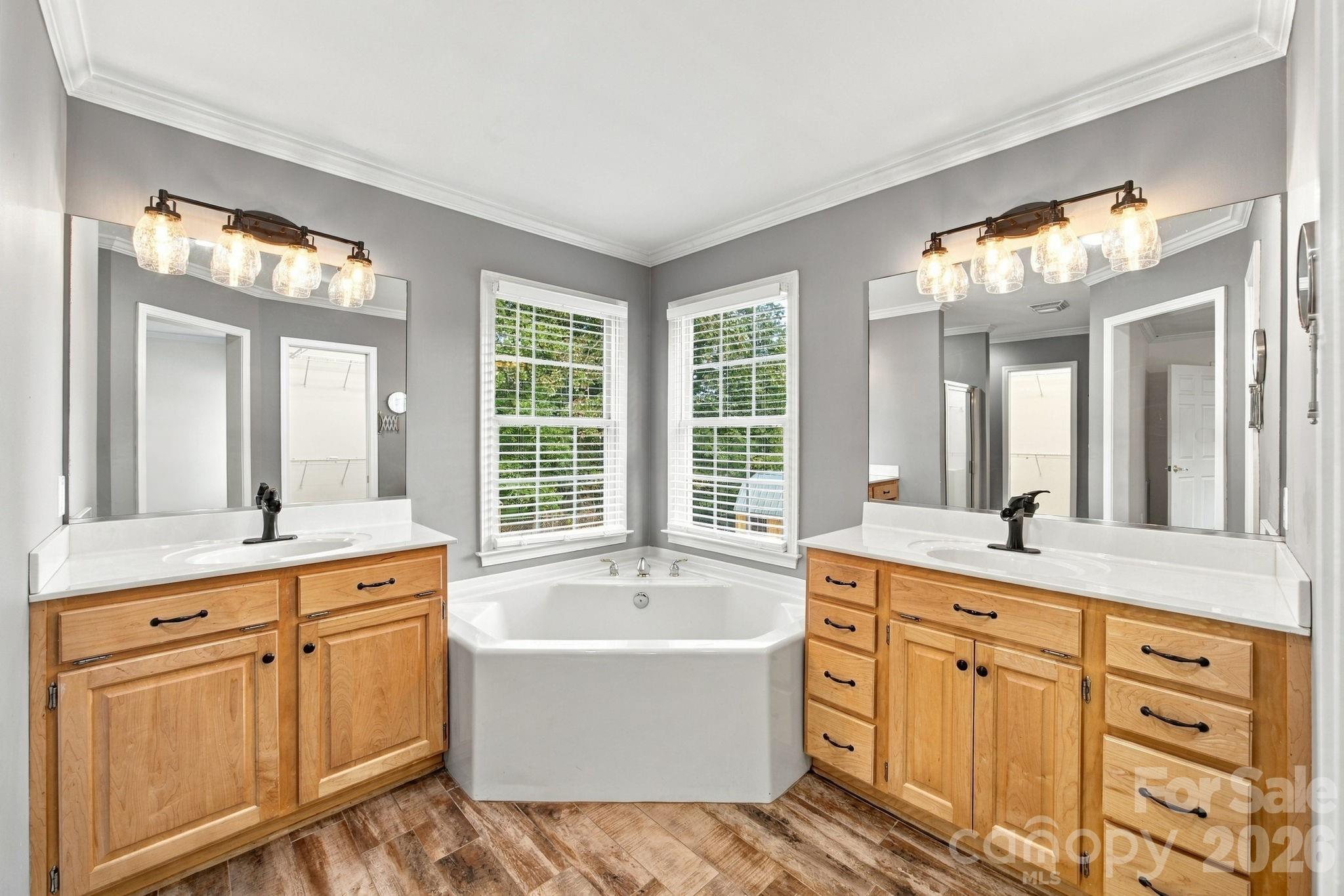 1829 Kenmore Drive Property Photo 28