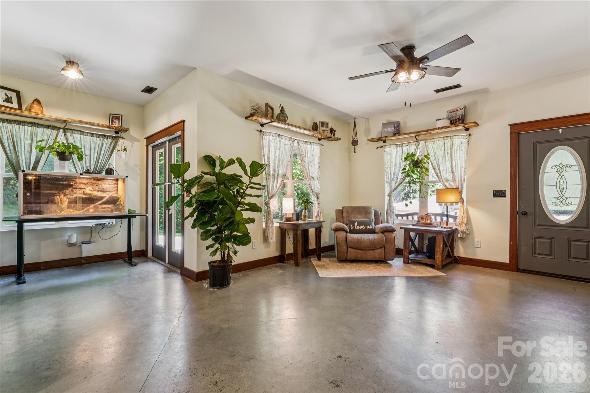 488 Hollywood Road Property Photo 14