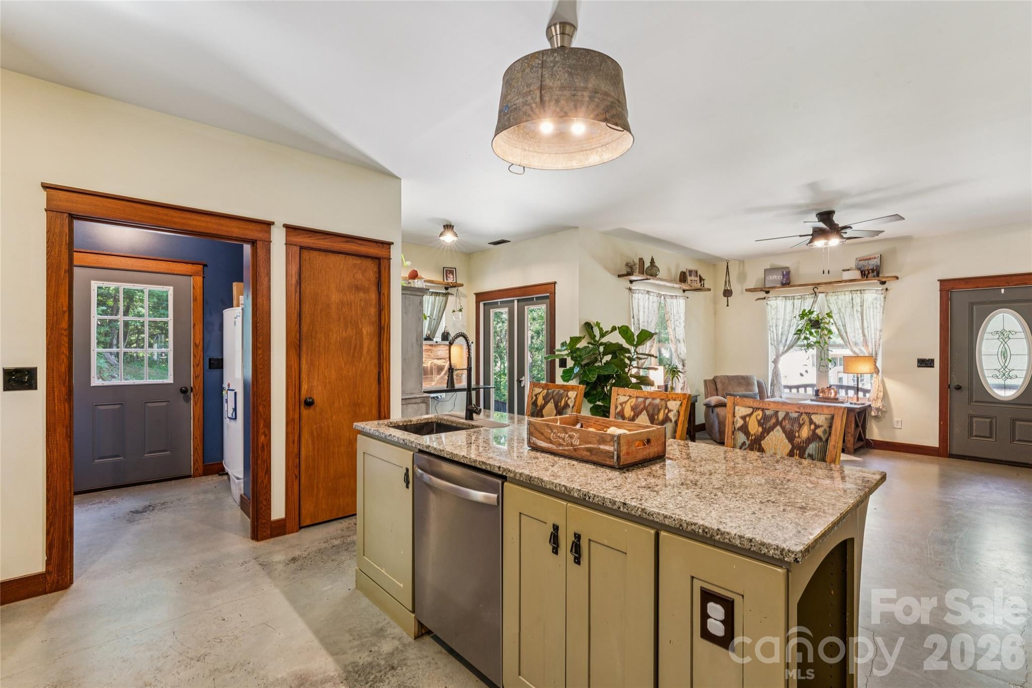488 Hollywood Road Property Photo 18
