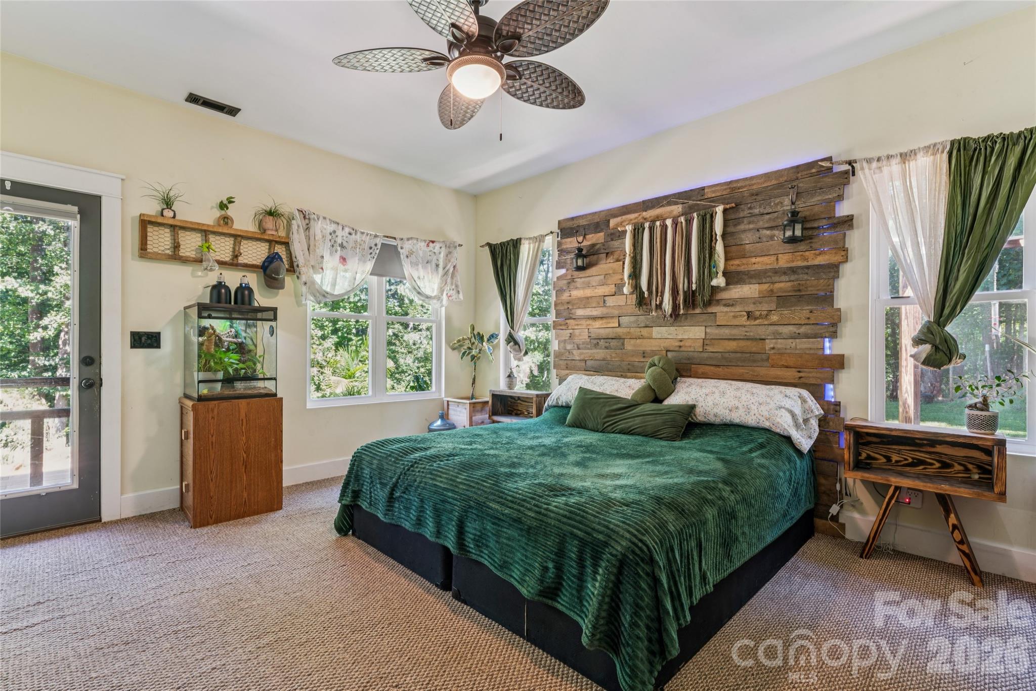 488 Hollywood Road Property Photo 19