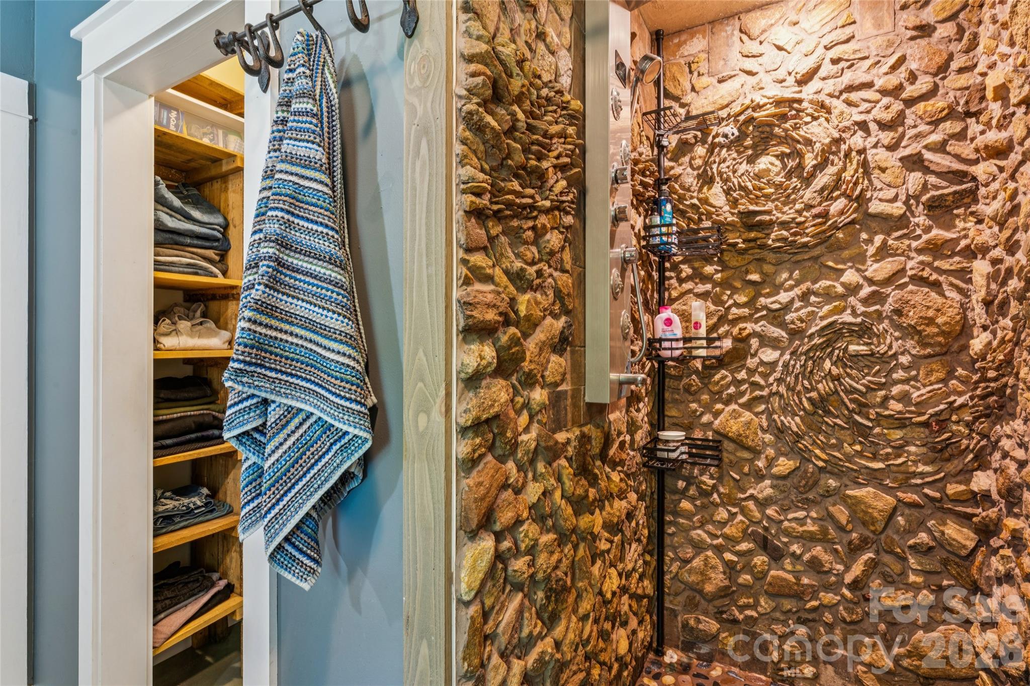 488 Hollywood Road Property Photo 24