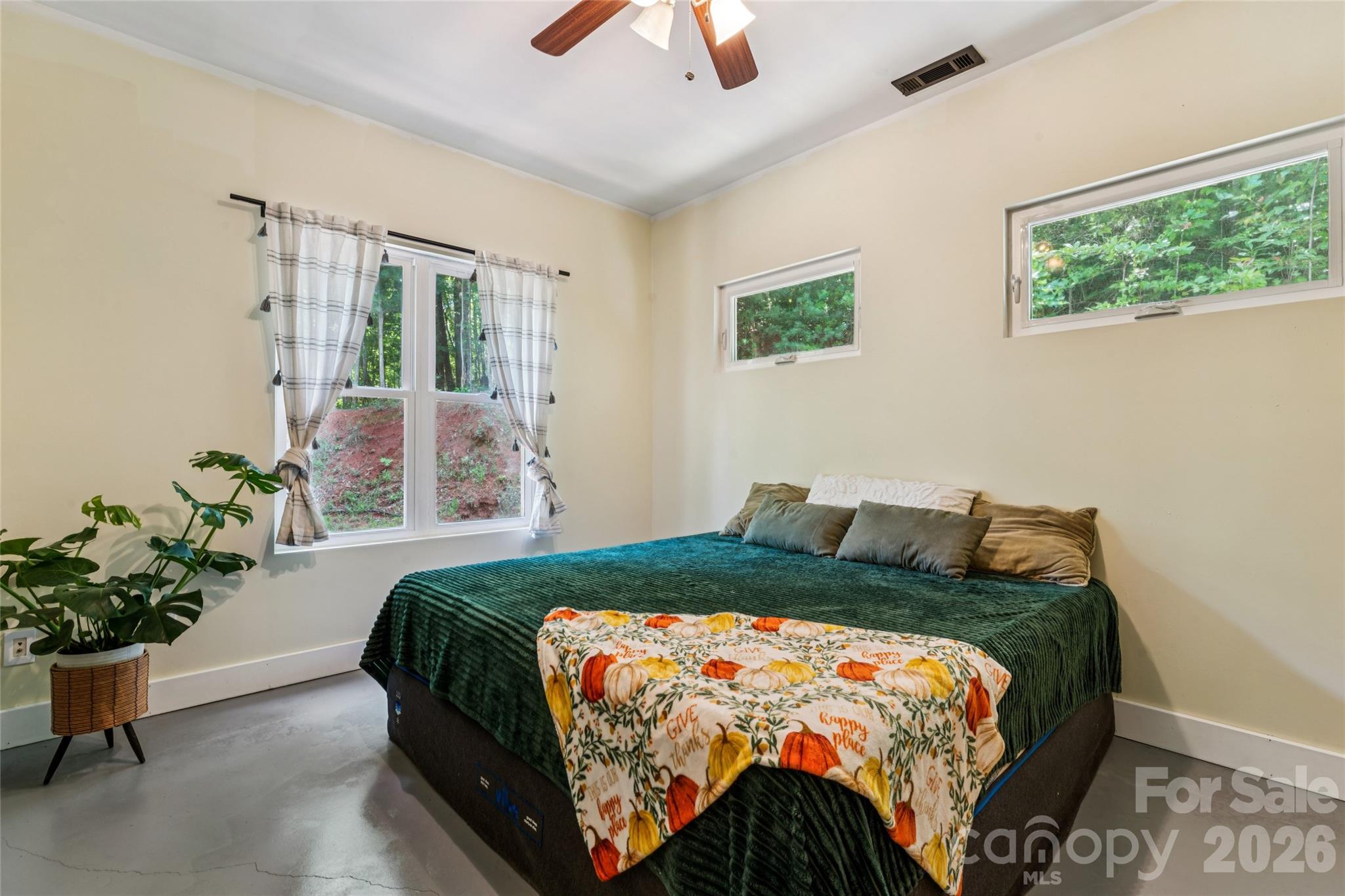 488 Hollywood Road Property Photo 25