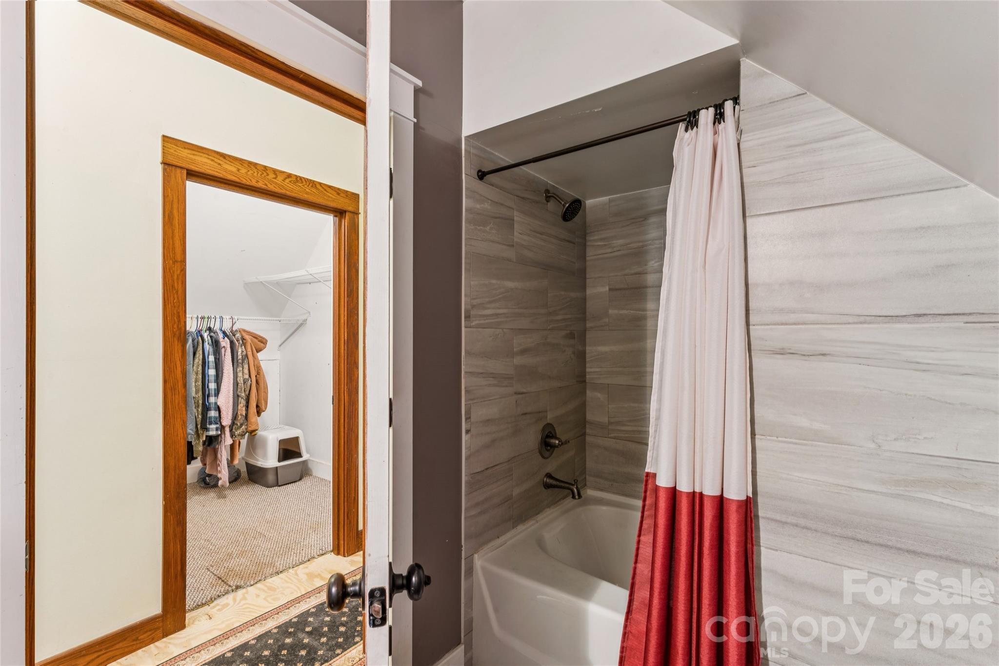 488 Hollywood Road Property Photo 35