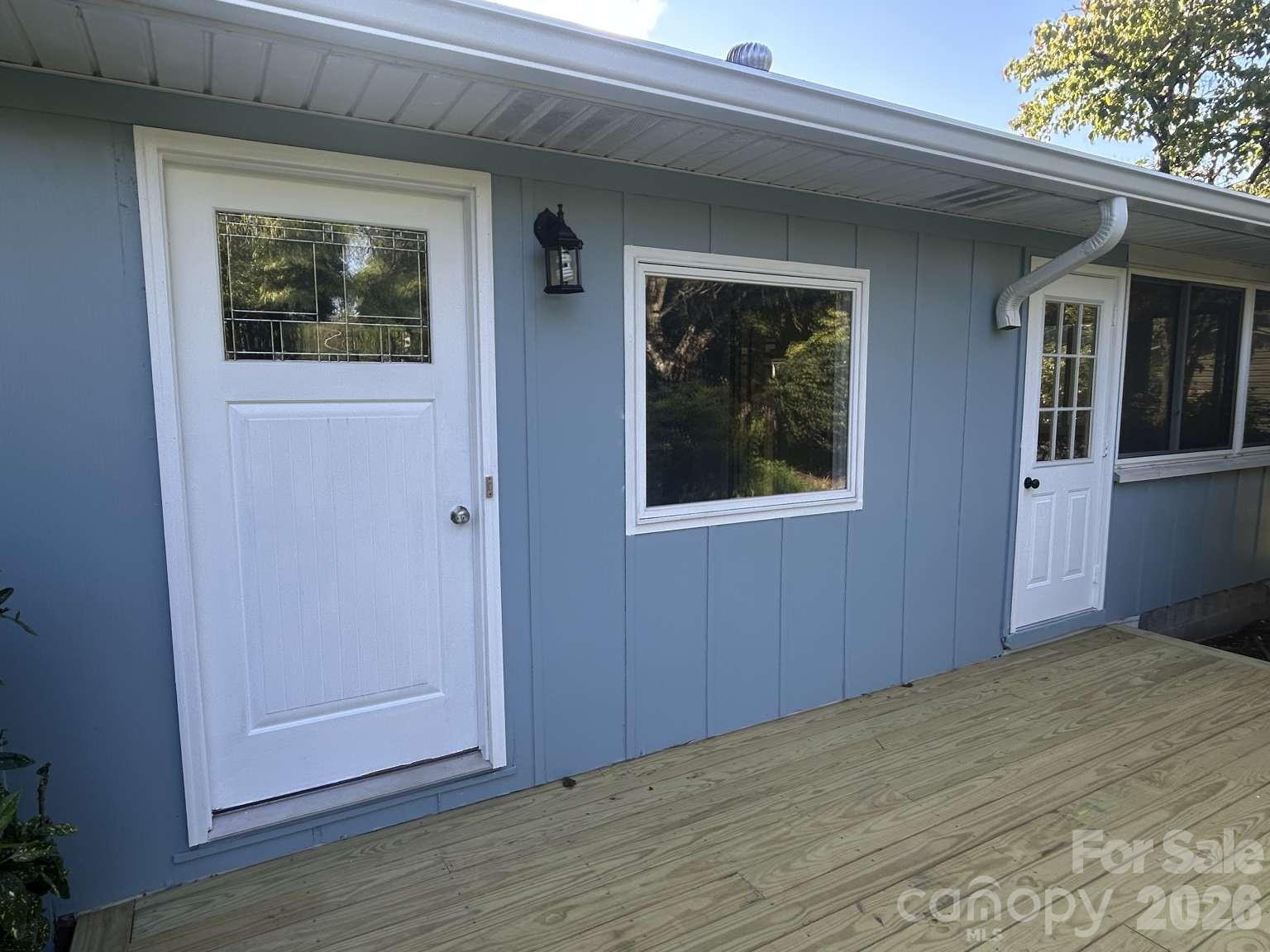 1225 Pinebrook Circle Property Photo 5
