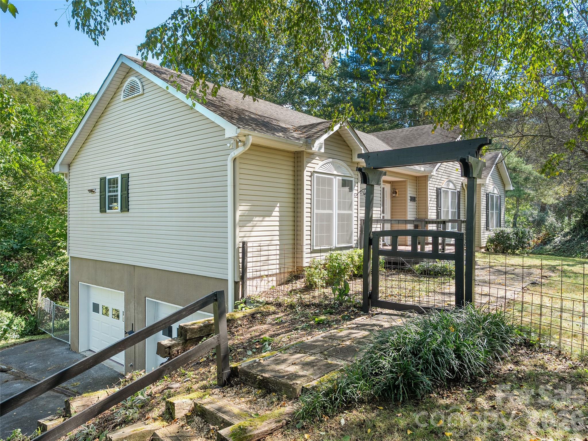 126 Ridgeline Road Property Photo 1