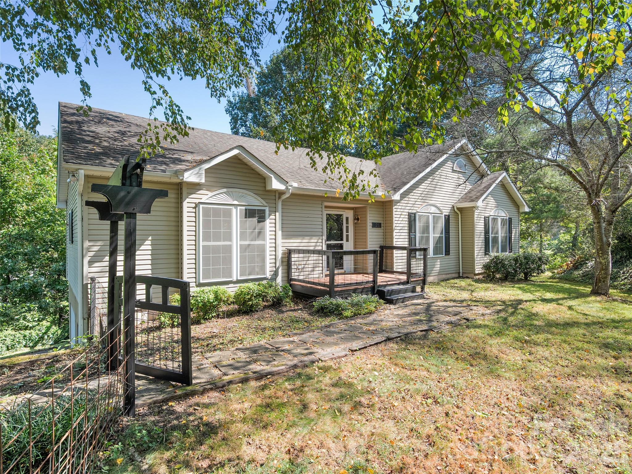 126 Ridgeline Road Property Photo 2