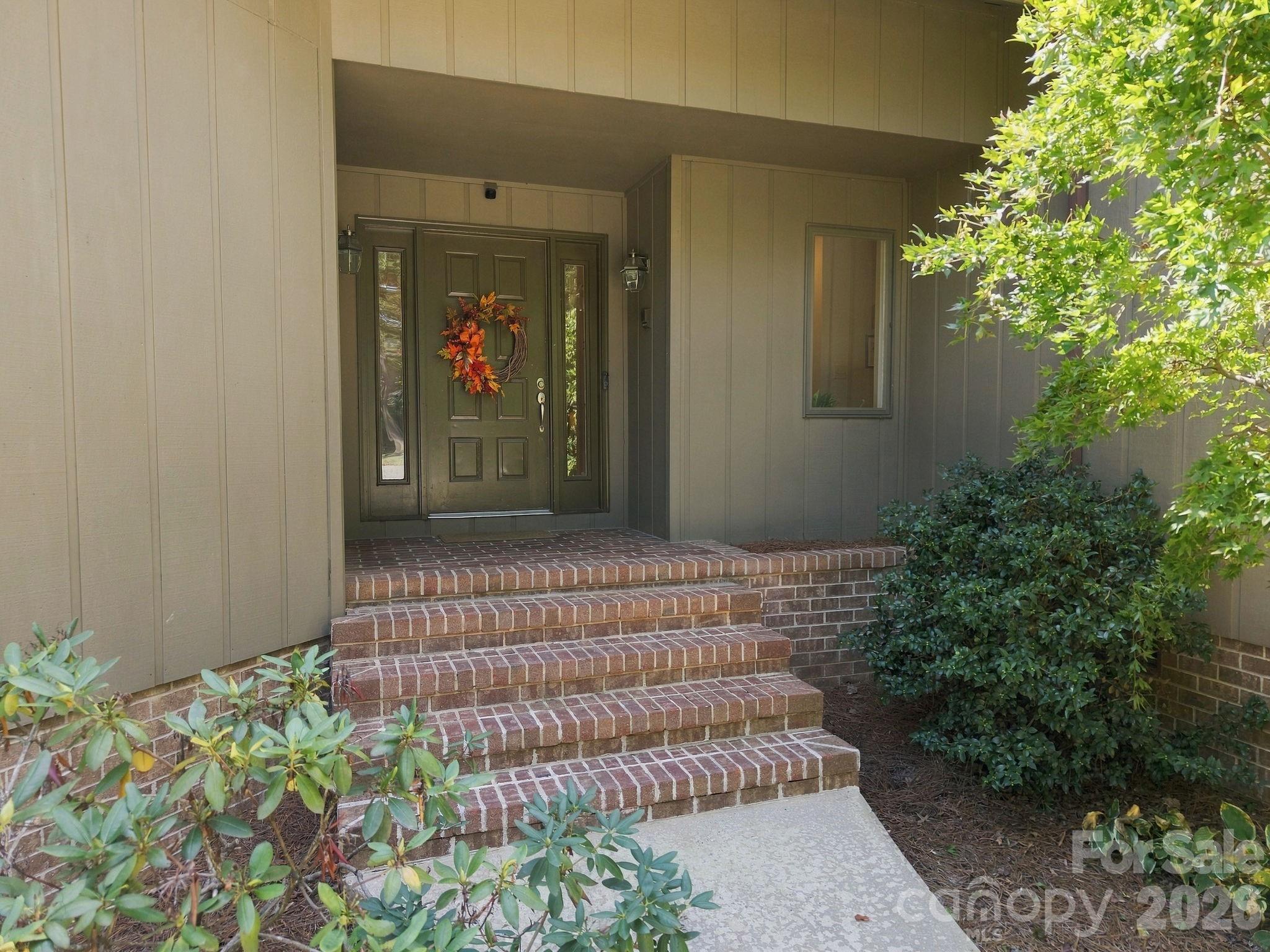 104 Buckingham Place Property Photo 5