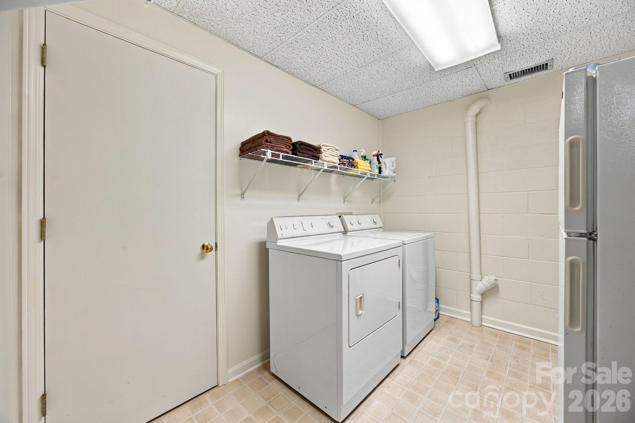 104 Buckingham Place Property Photo 38