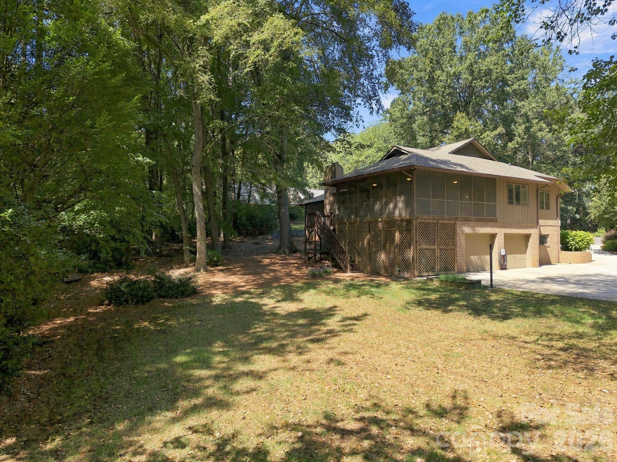 104 Buckingham Place Property Photo 41