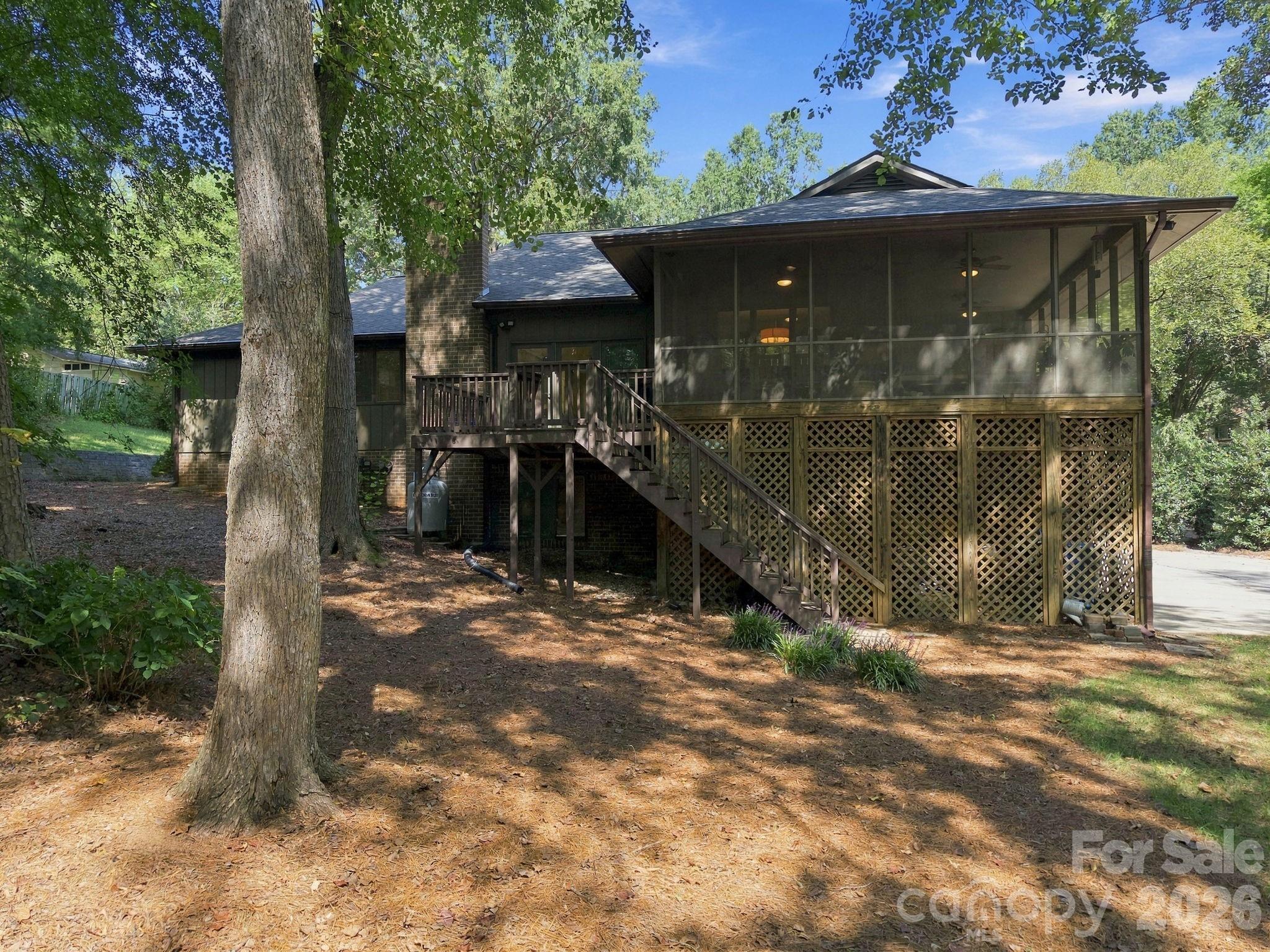 104 Buckingham Place Property Photo 42