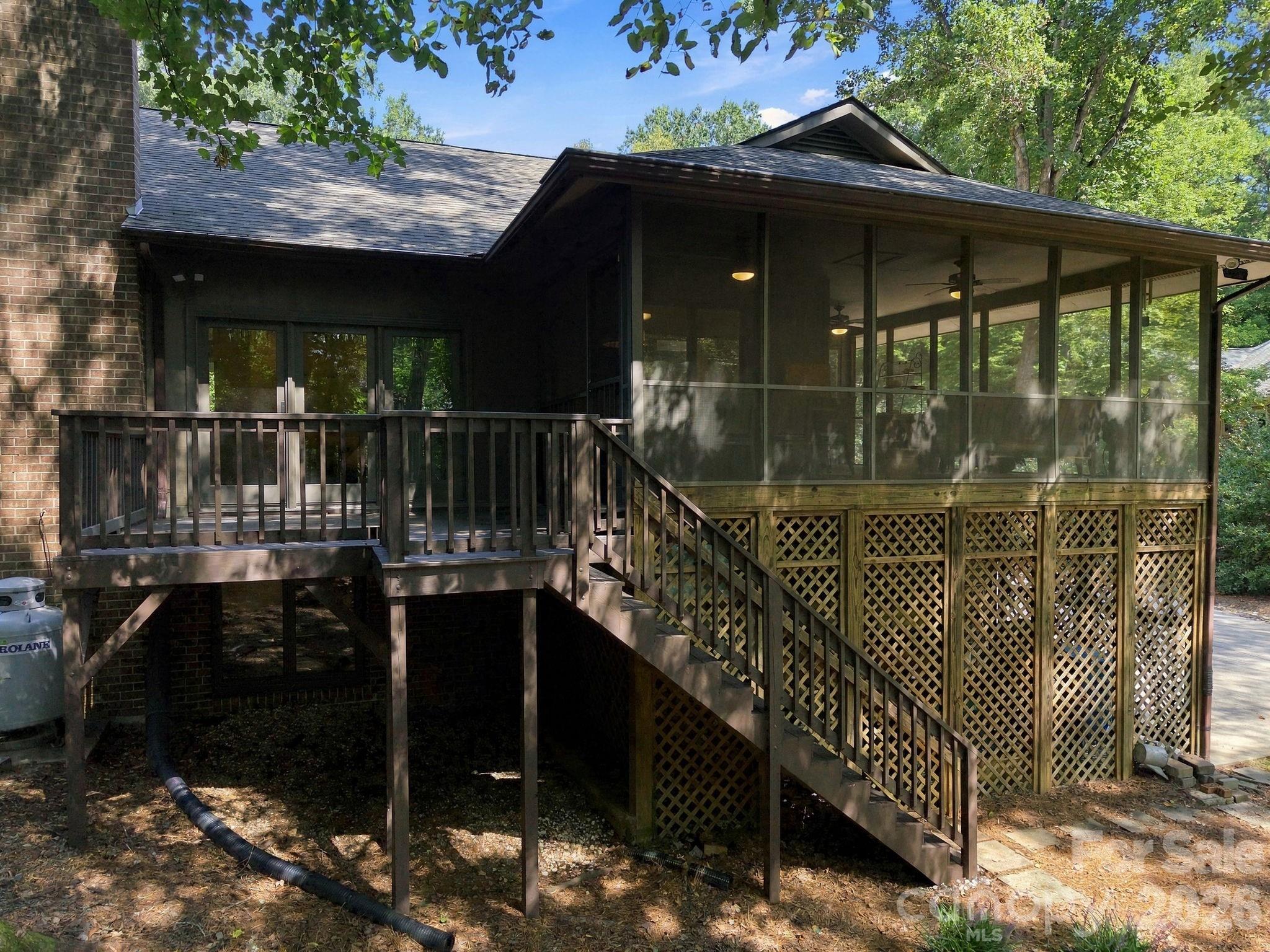 104 Buckingham Place Property Photo 44