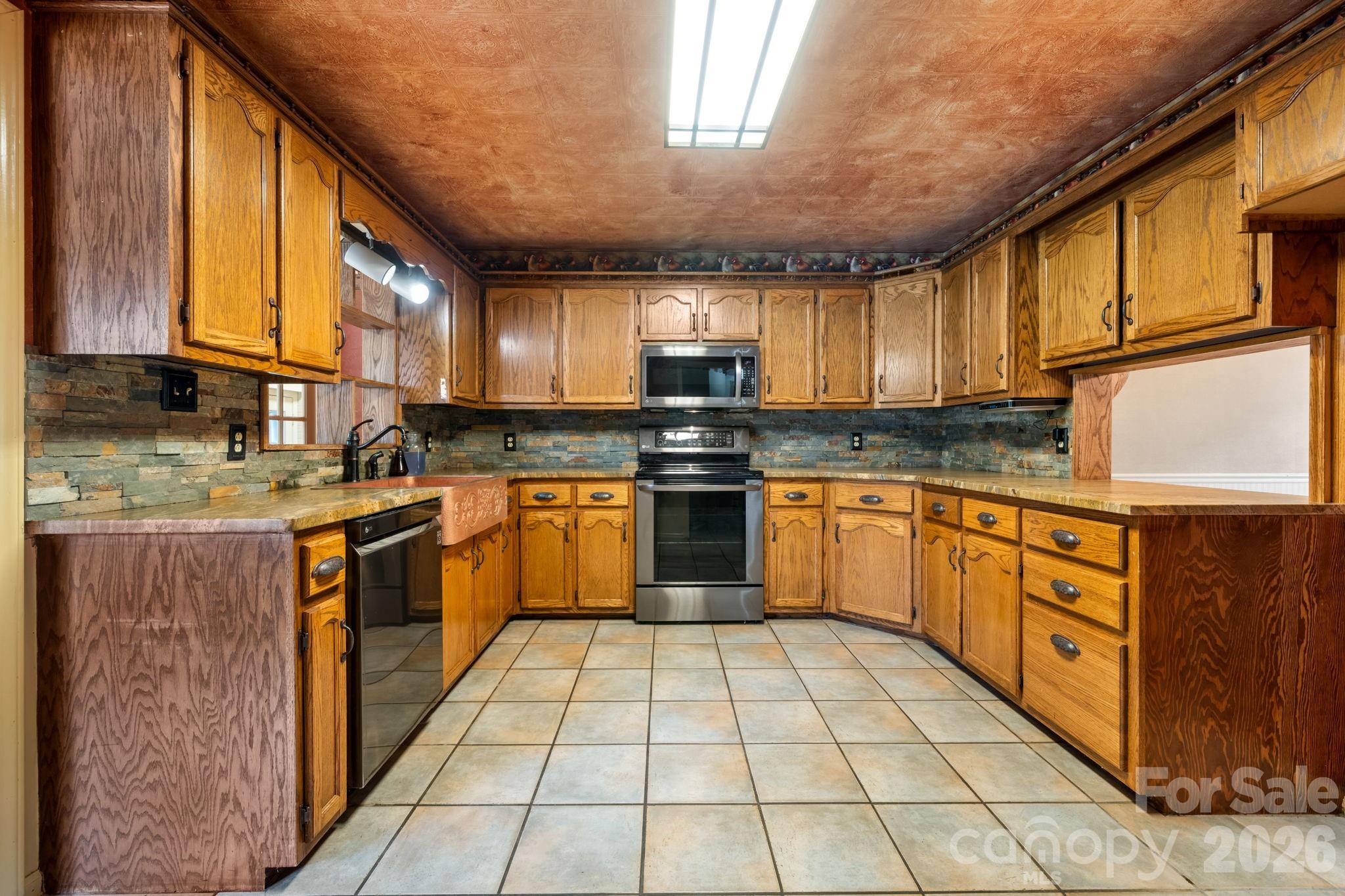 3110 Ninth Tee Drive Property Photo 6