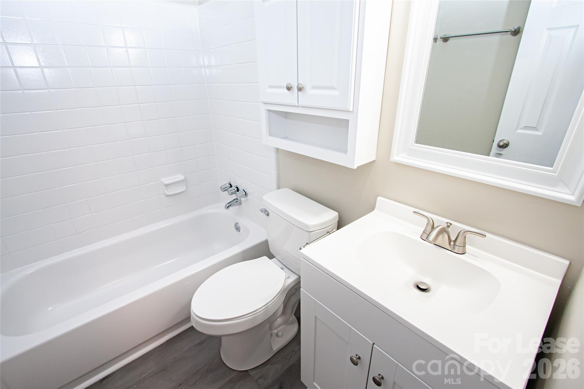 300 E Charlotte Avenue 5 Property Photo 7