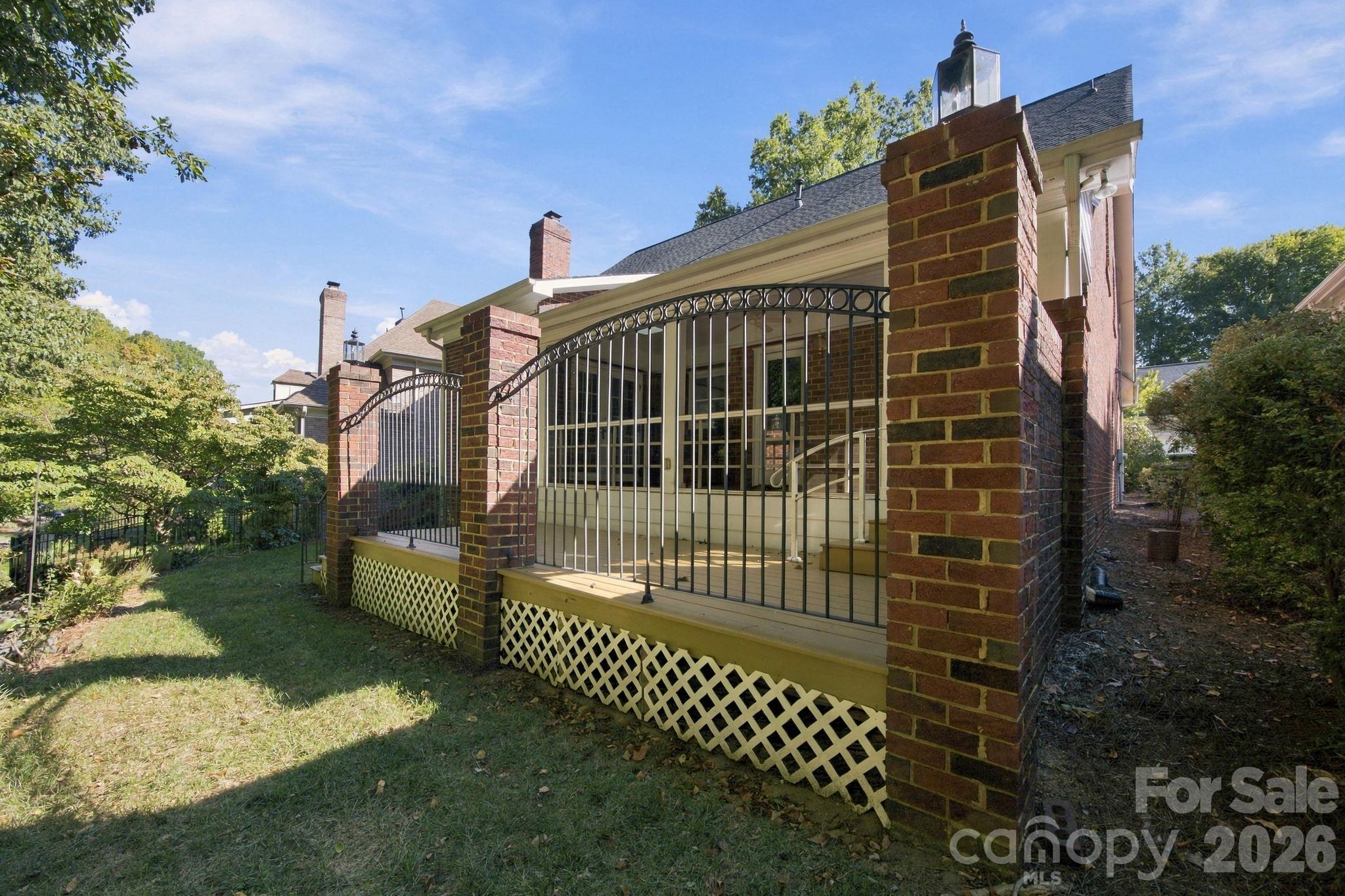 10417 Newberry Park Lane Property Photo 7