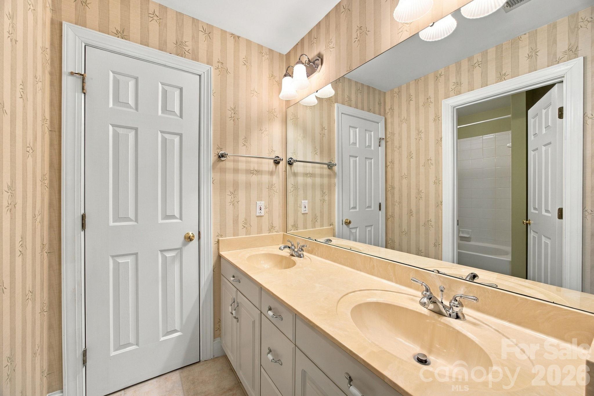 10417 Newberry Park Lane Property Photo 34