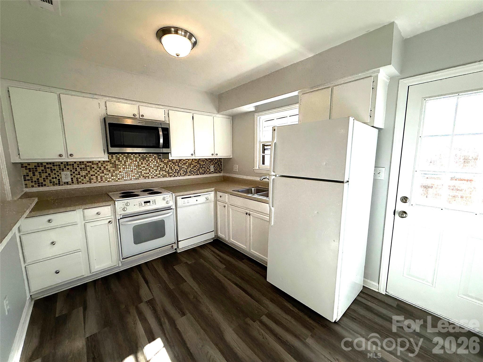 6254 Old Pineville Road B Property Photo 10