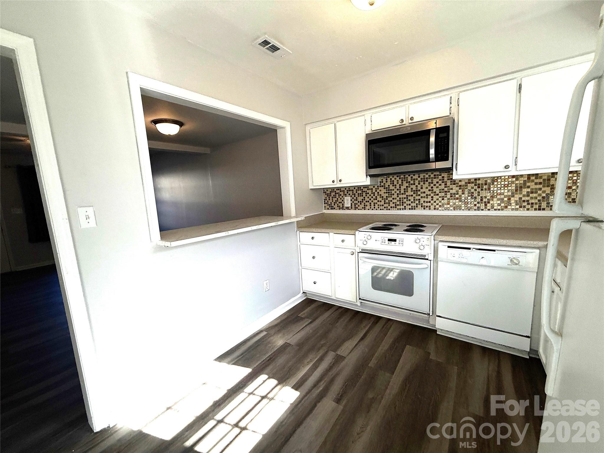 6254 Old Pineville Road B Property Photo 11