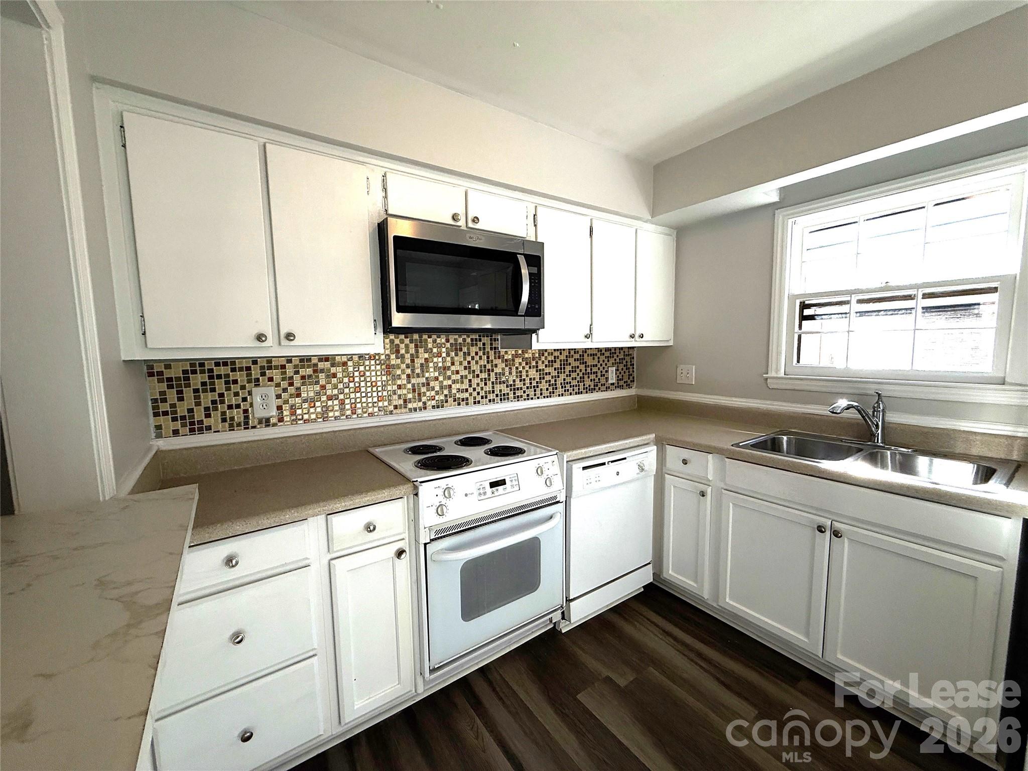 6254 Old Pineville Road B Property Photo 12