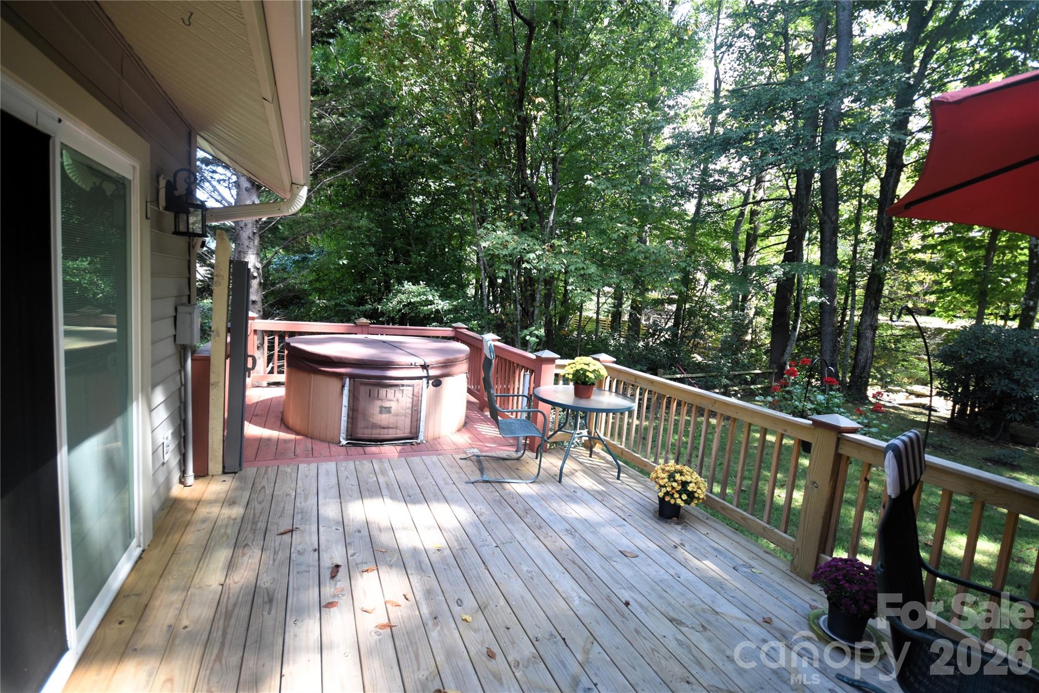 98 Indian Trace Road Property Photo 12