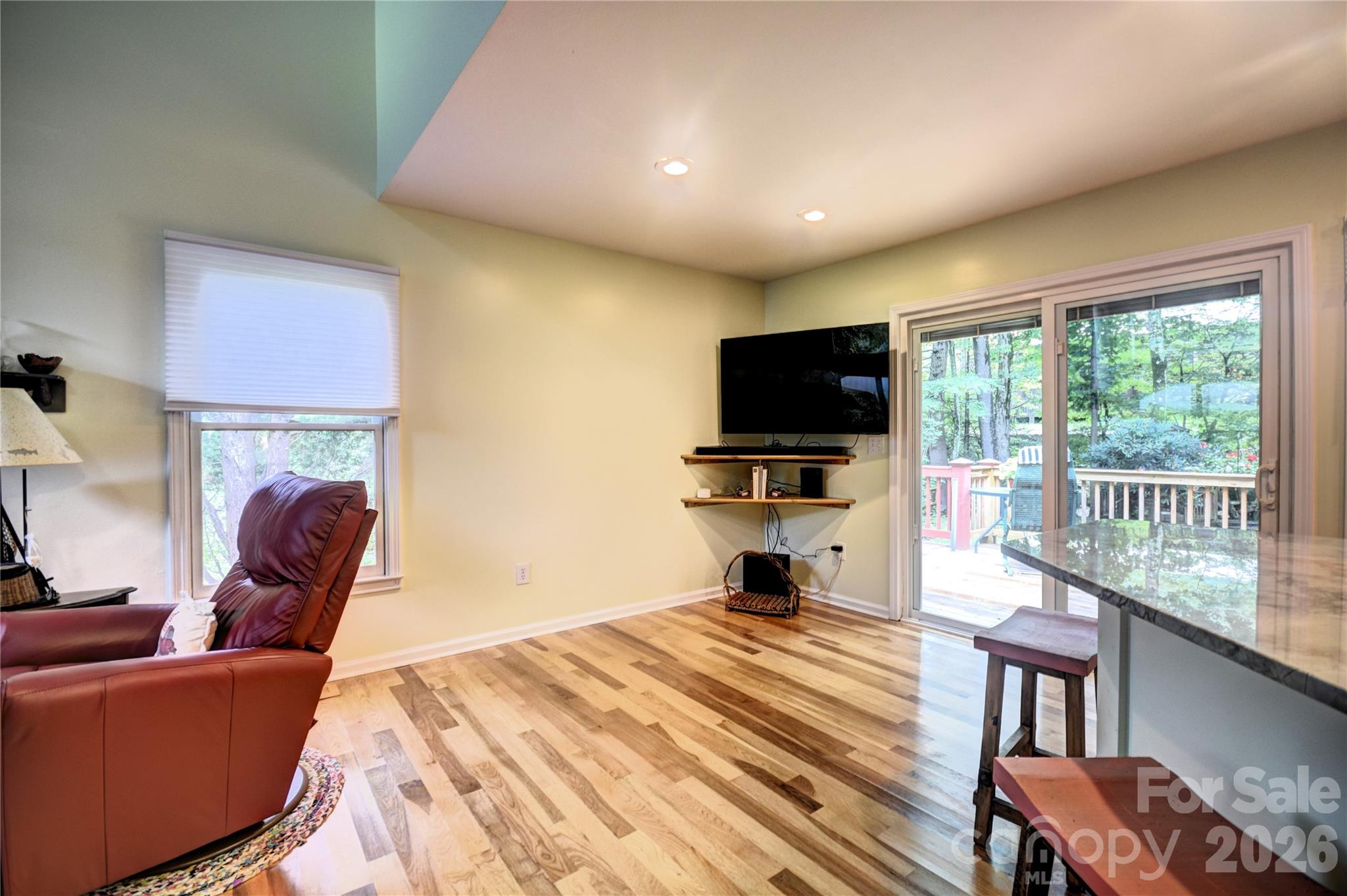 98 Indian Trace Road Property Photo 21