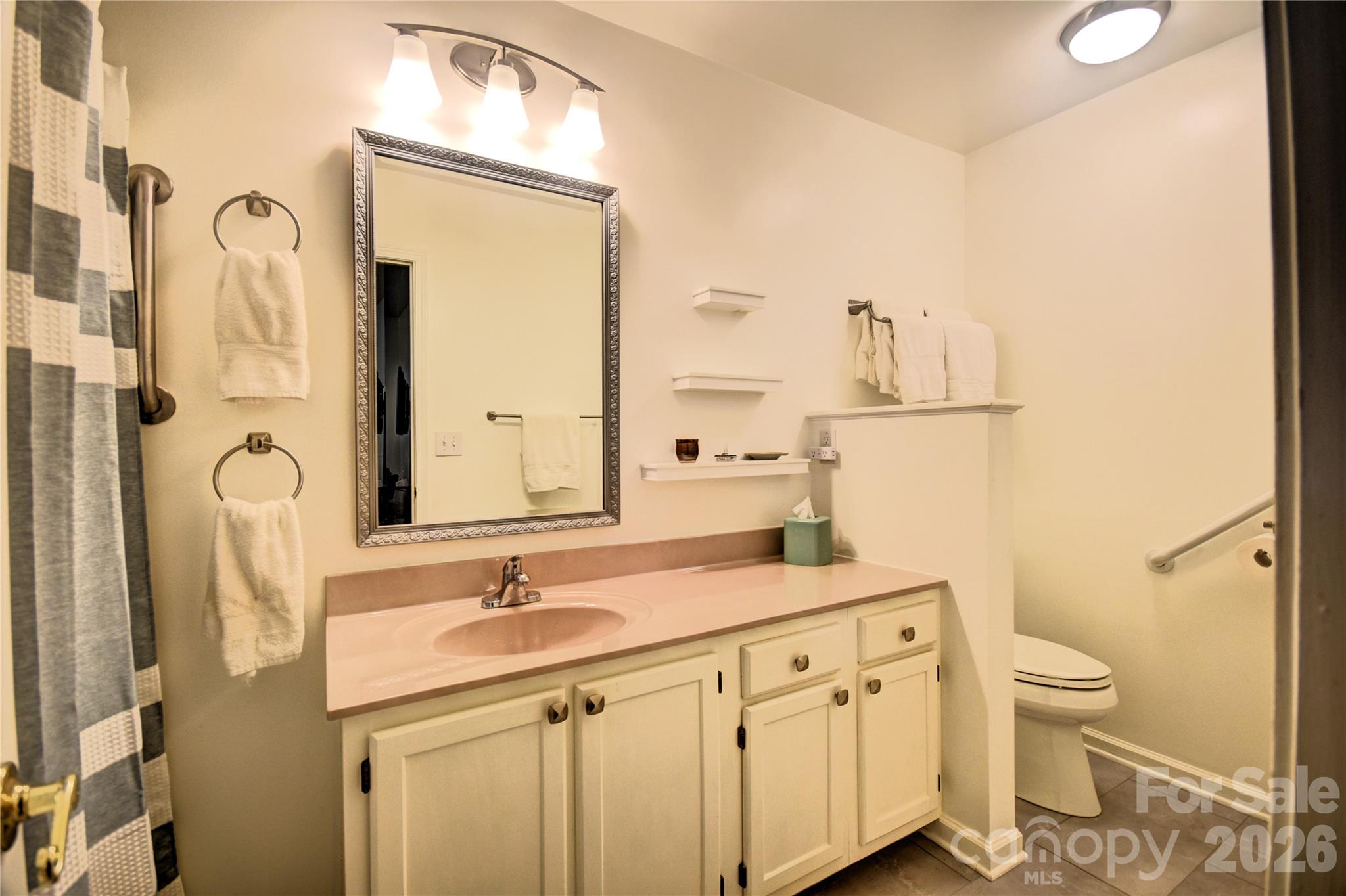 98 Indian Trace Road Property Photo 28