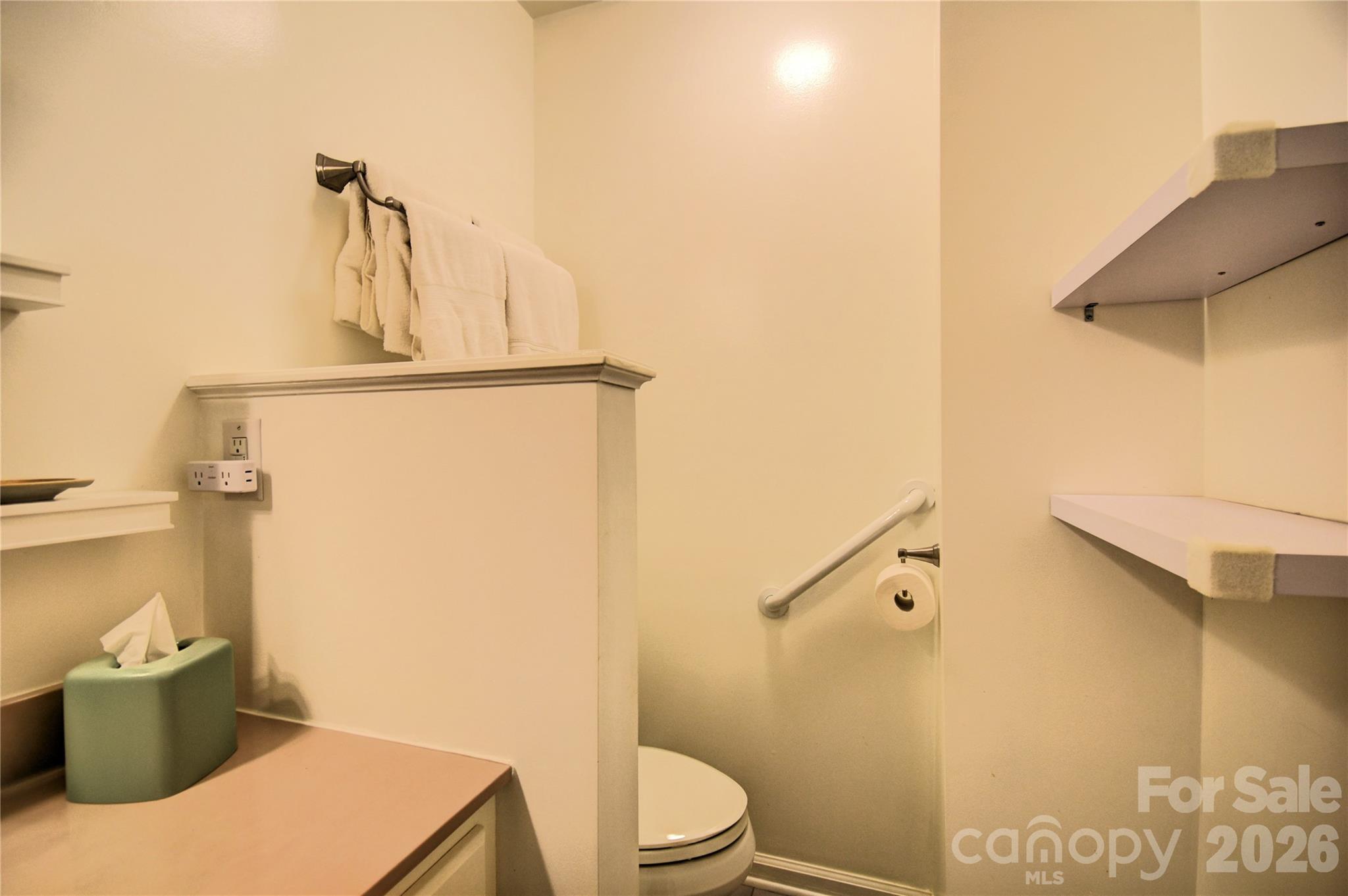 98 Indian Trace Road Property Photo 29