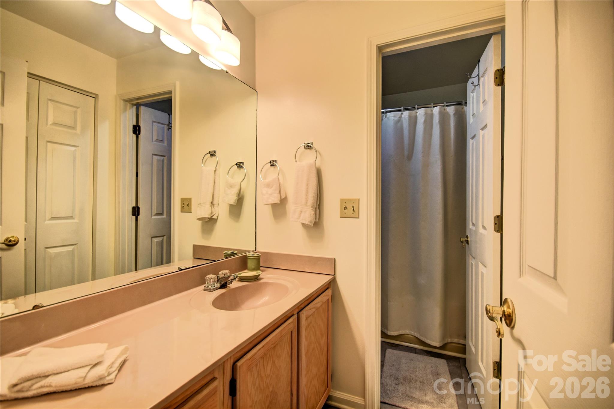 98 Indian Trace Road Property Photo 31