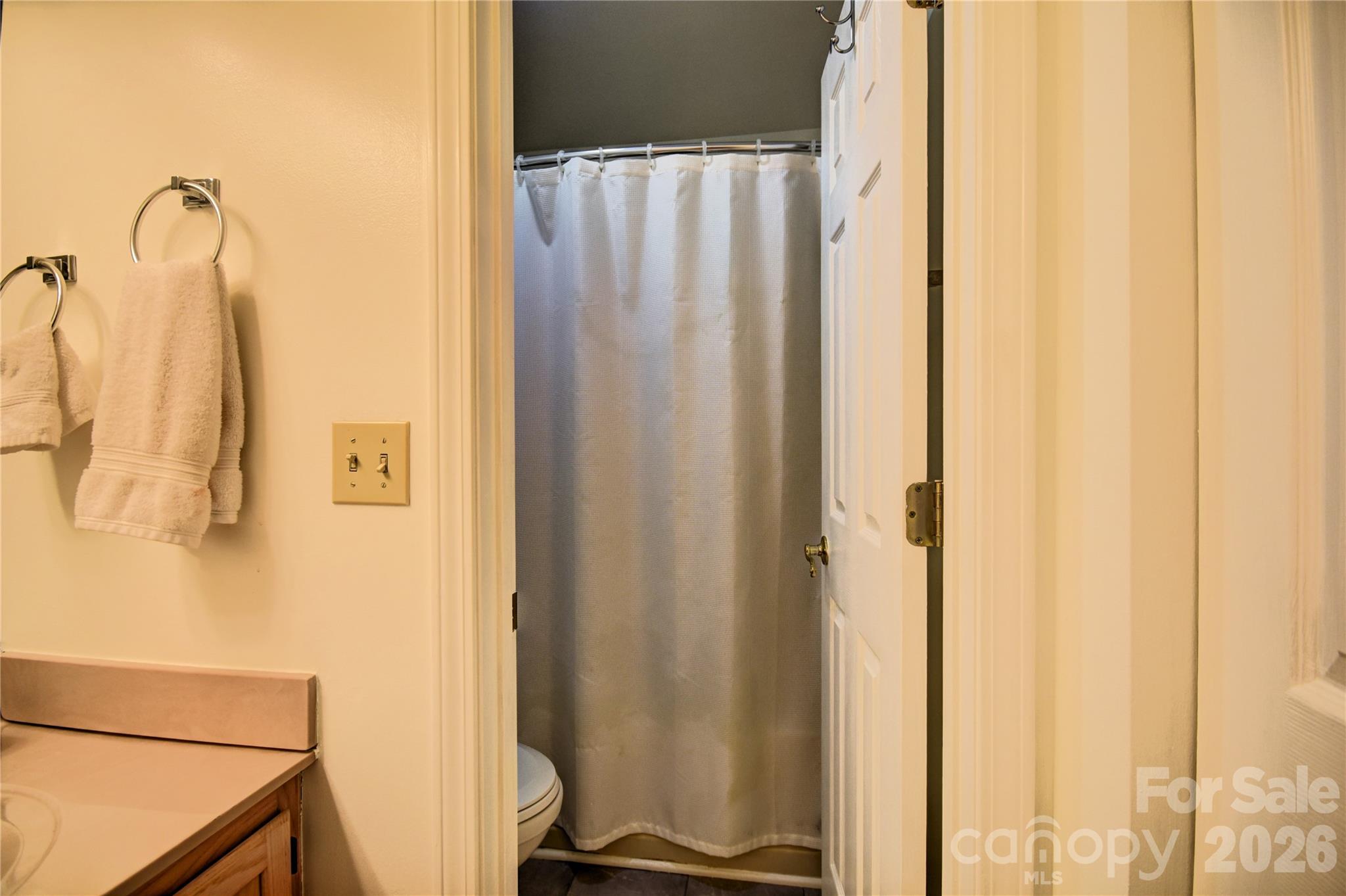 98 Indian Trace Road Property Photo 32