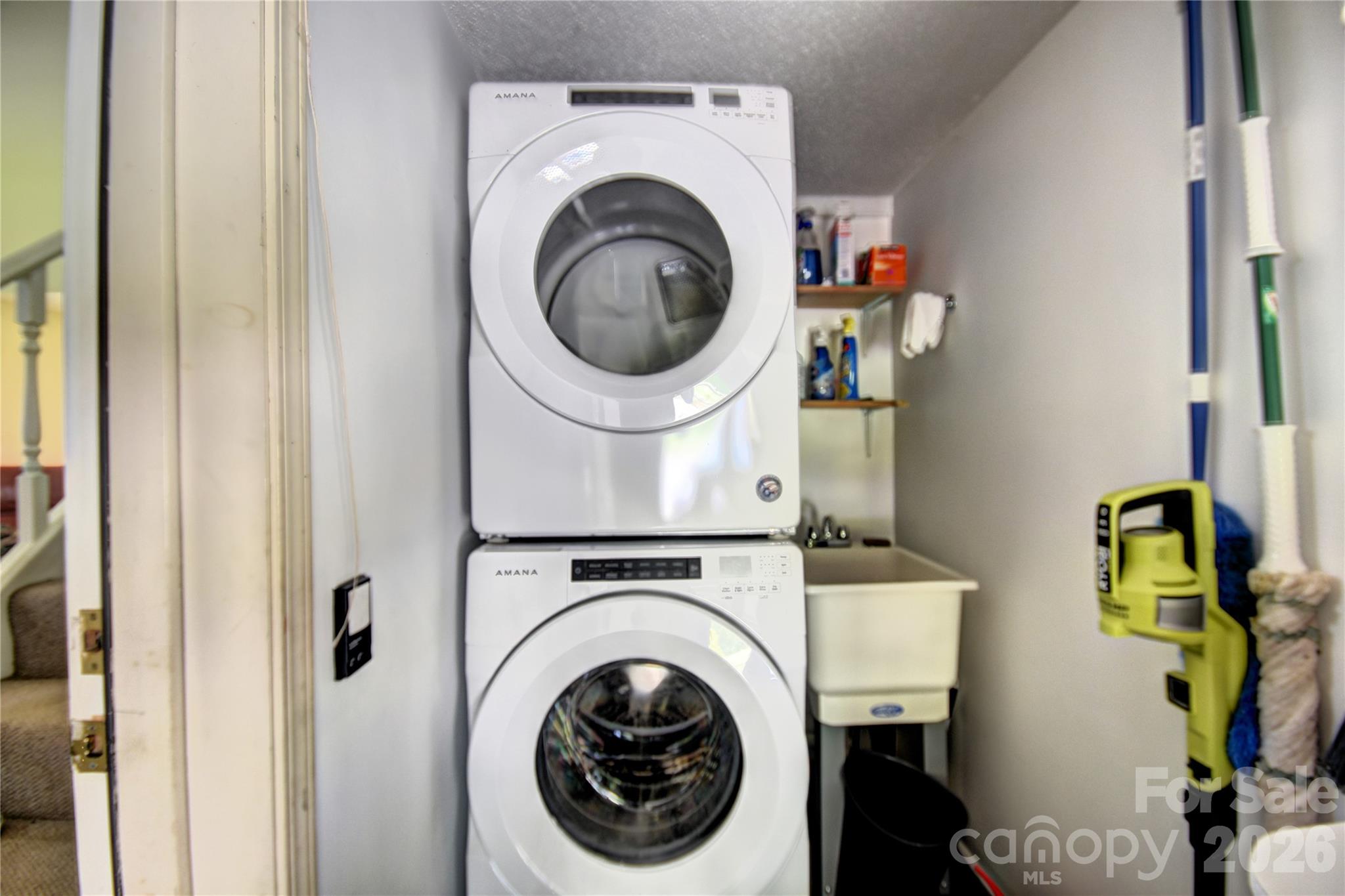 98 Indian Trace Road Property Photo 35