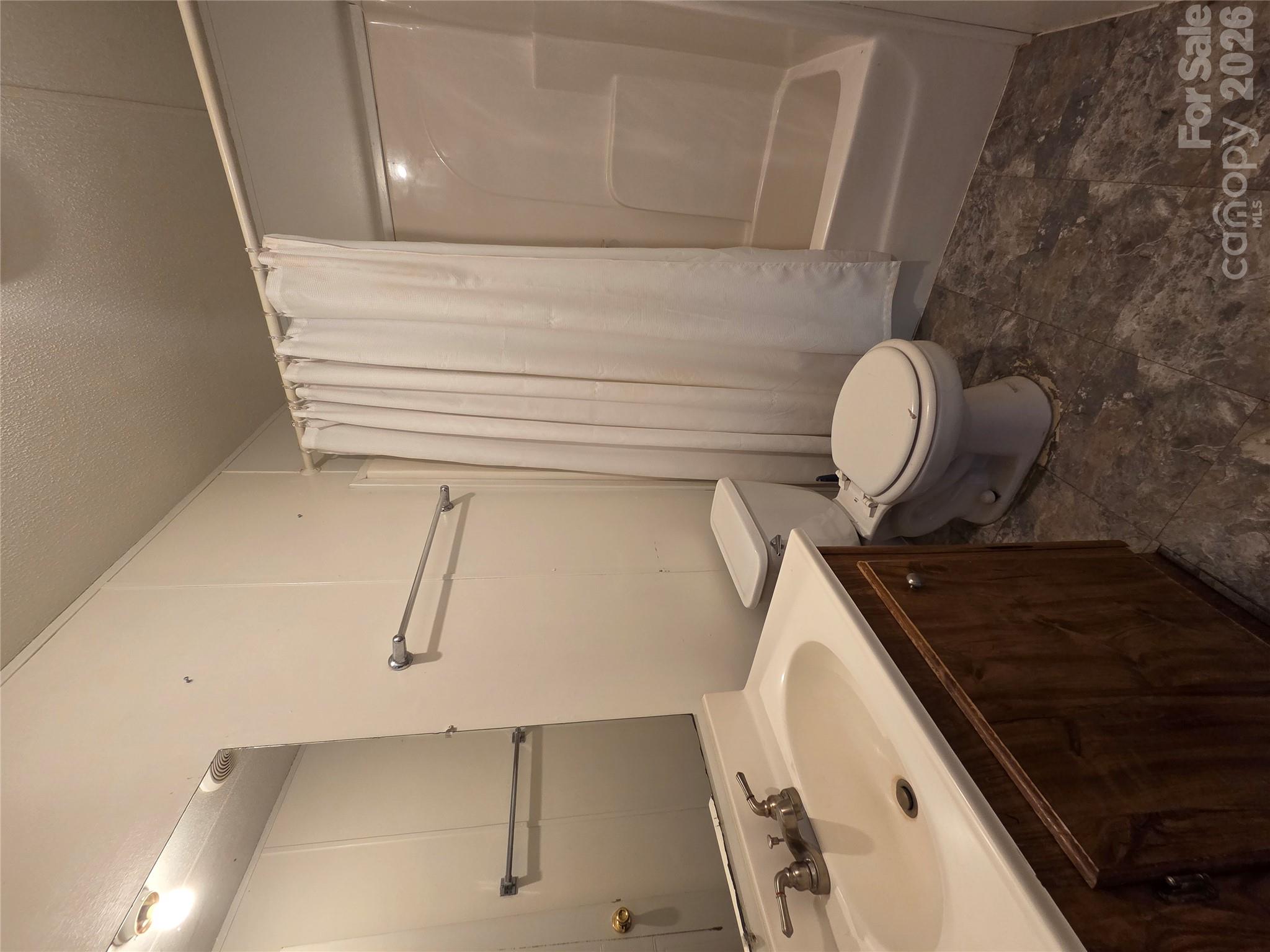 117 Nakoma Place Property Photo 17
