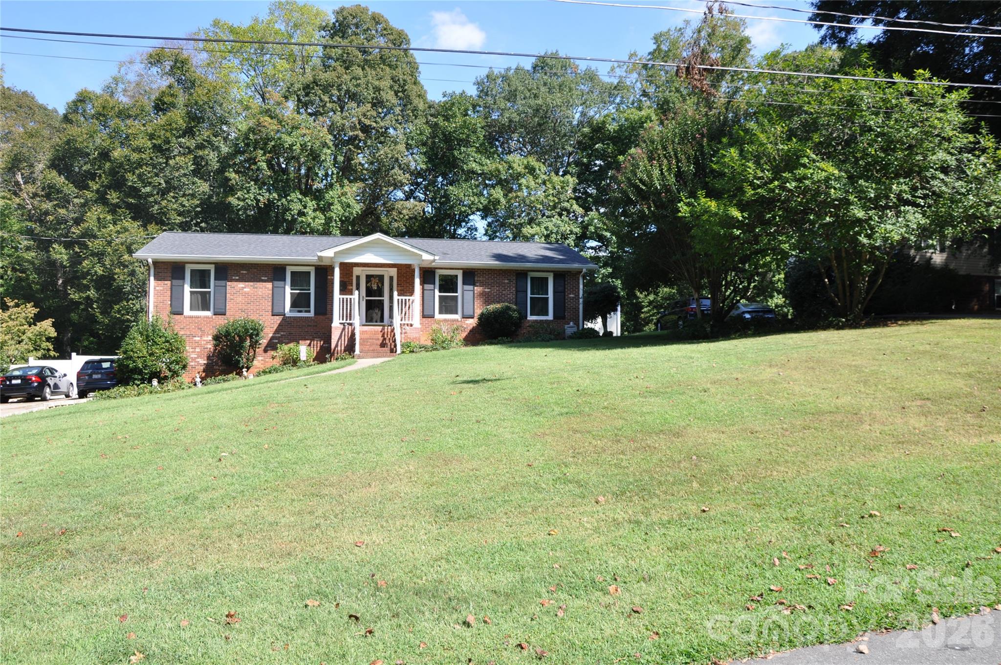 6045 Woodcove Drive Property Photo 3