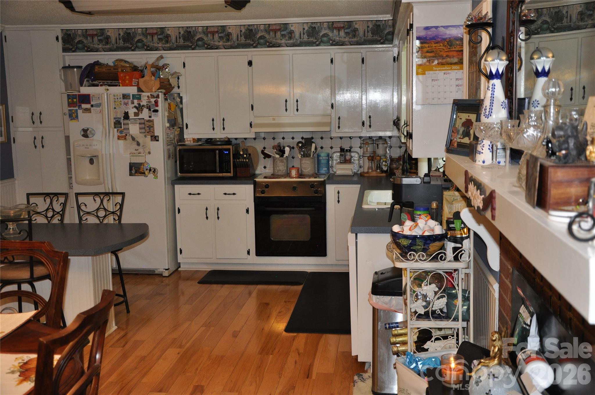 6045 Woodcove Drive Property Photo 8