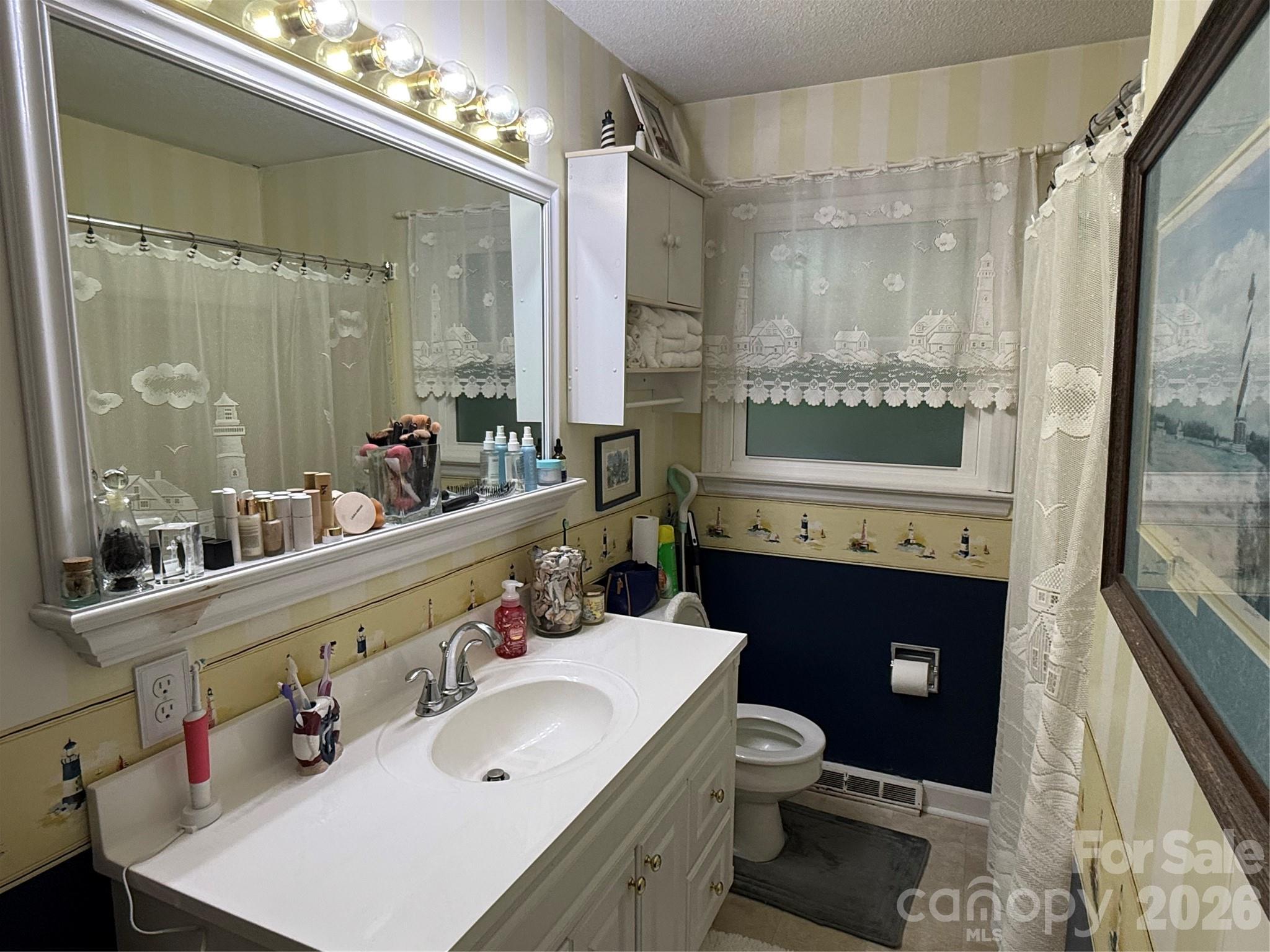 6045 Woodcove Drive Property Photo 13