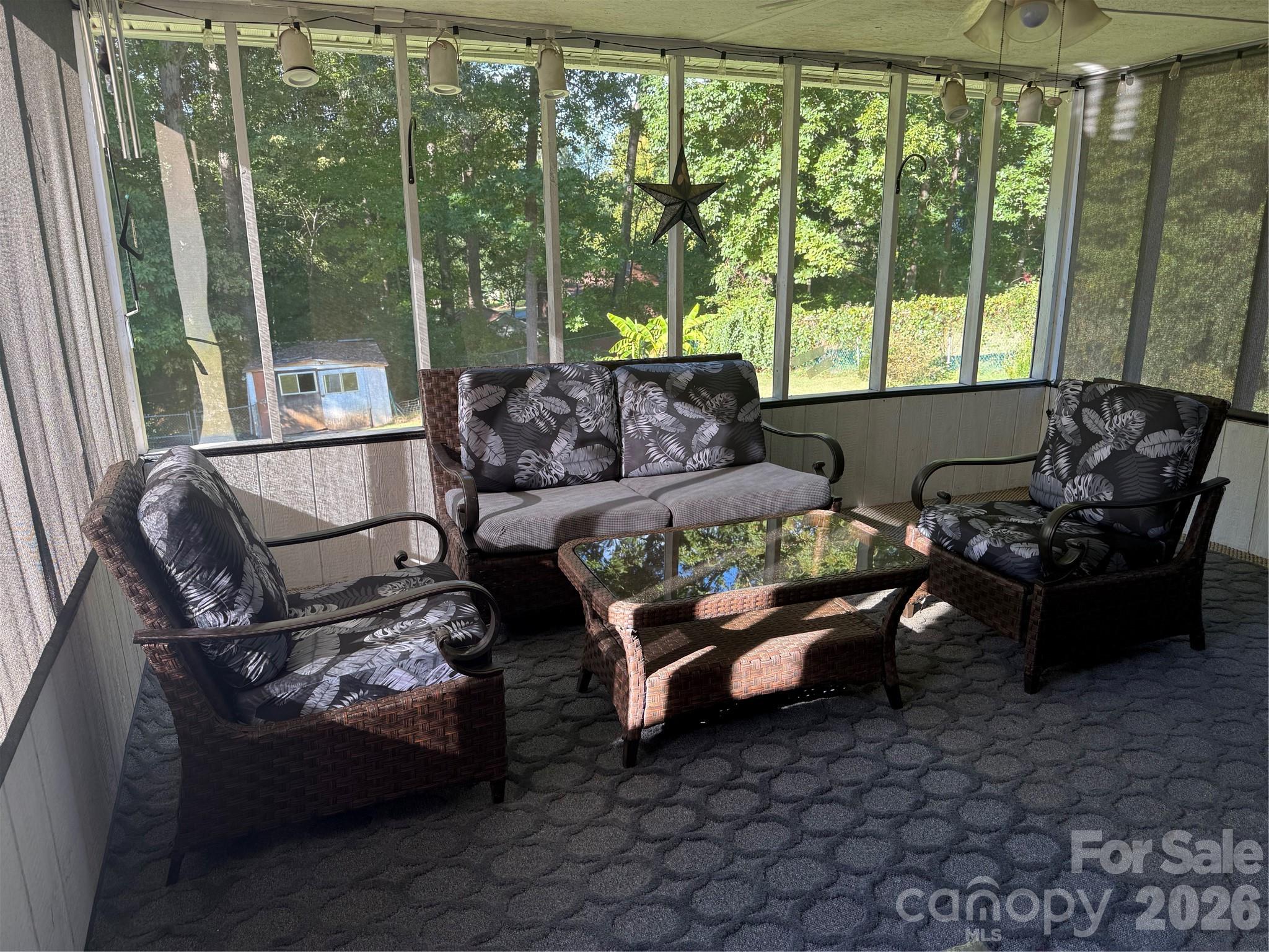 6045 Woodcove Drive Property Photo 15