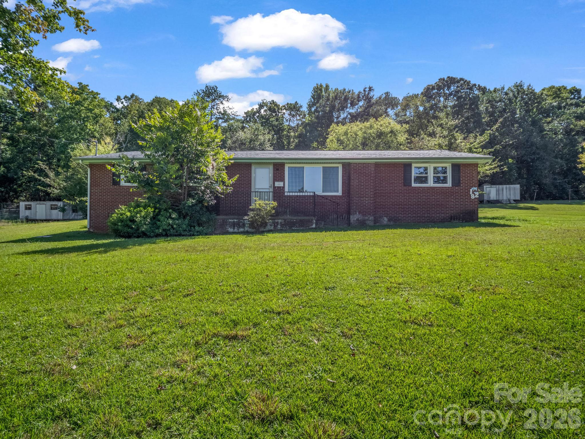 182 Longview Drive Property Photo 1