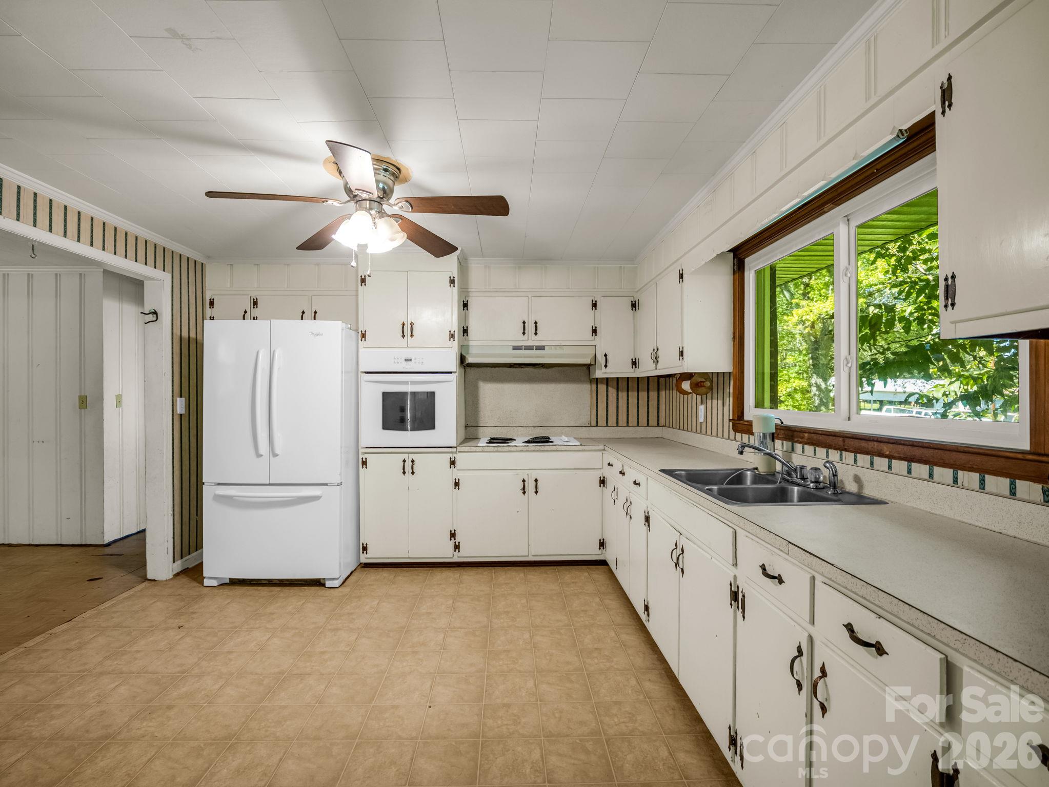 182 Longview Drive Property Photo 10