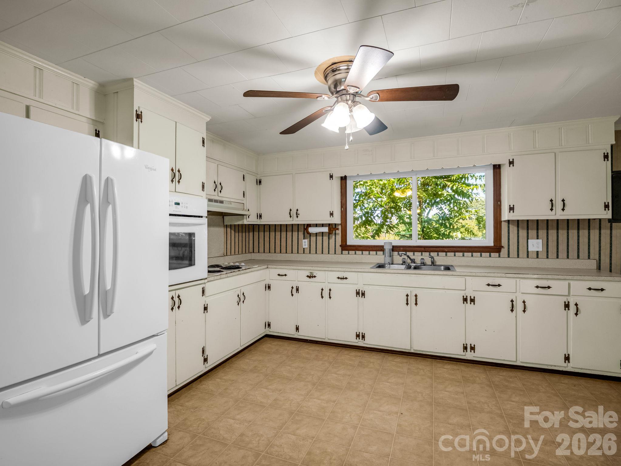 182 Longview Drive Property Photo 11