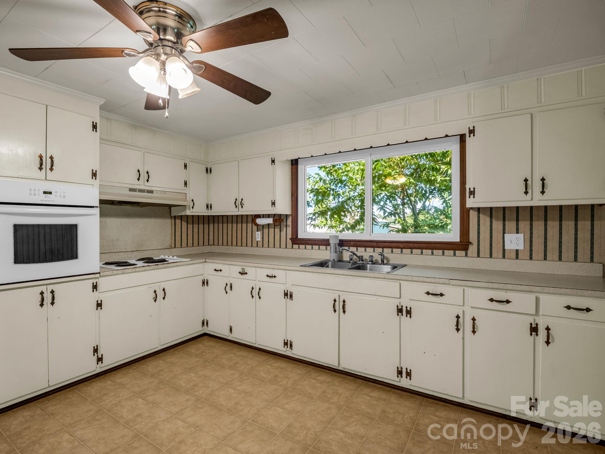 182 Longview Drive Property Photo 13