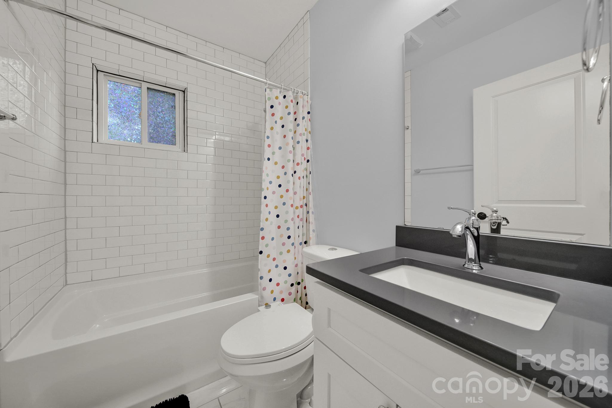 835 Everett Place Property Photo 18