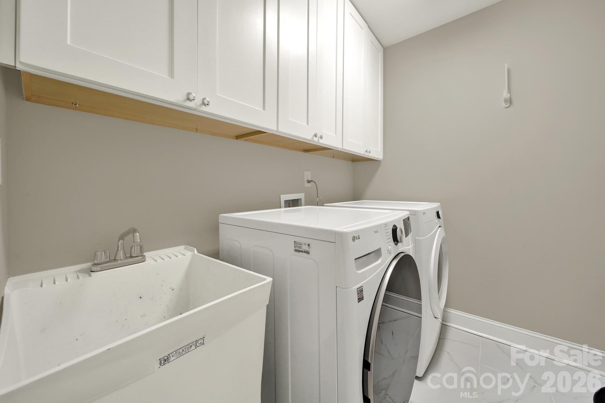 835 Everett Place Property Photo 22