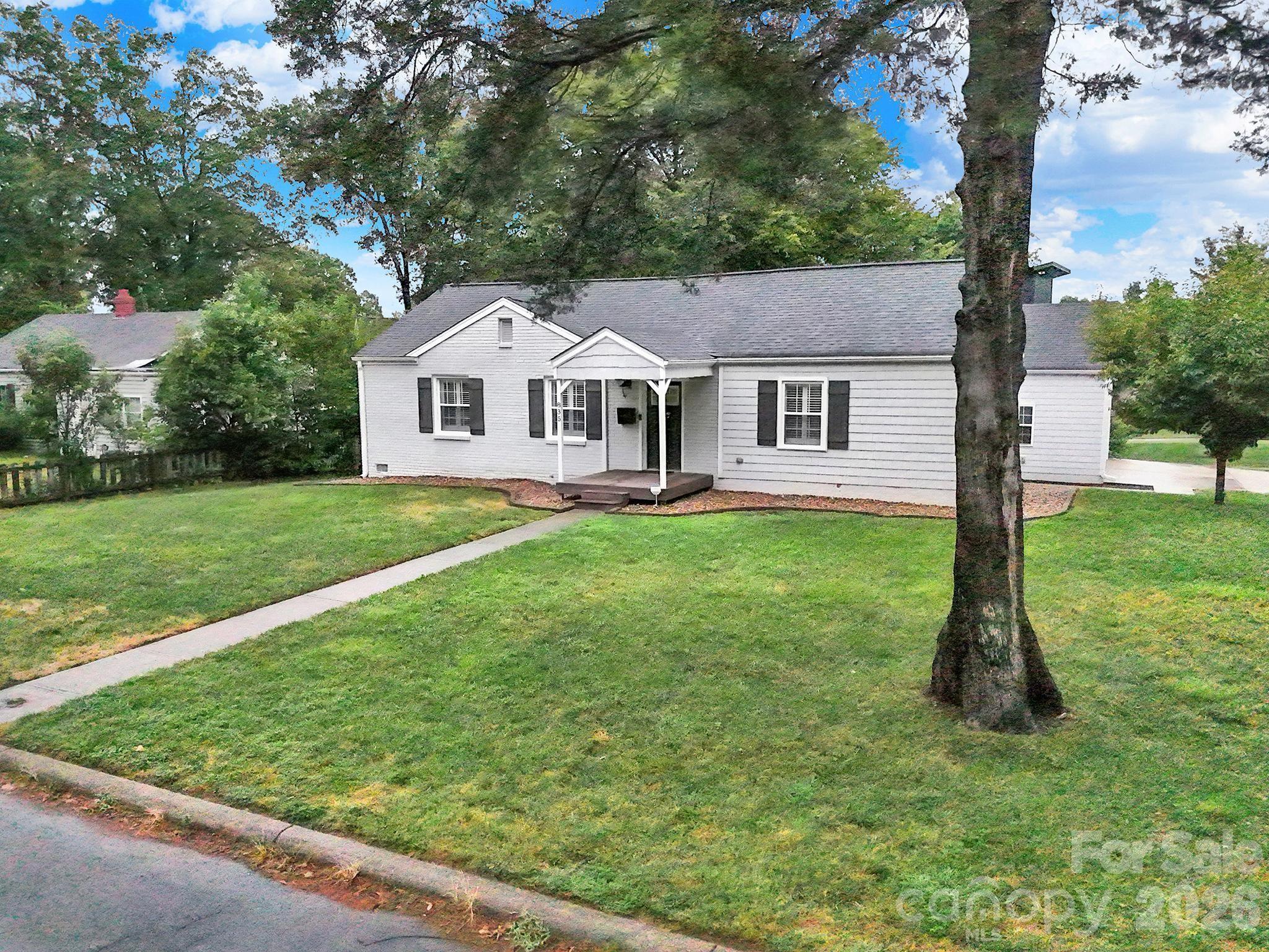 835 Everett Place Property Photo 28