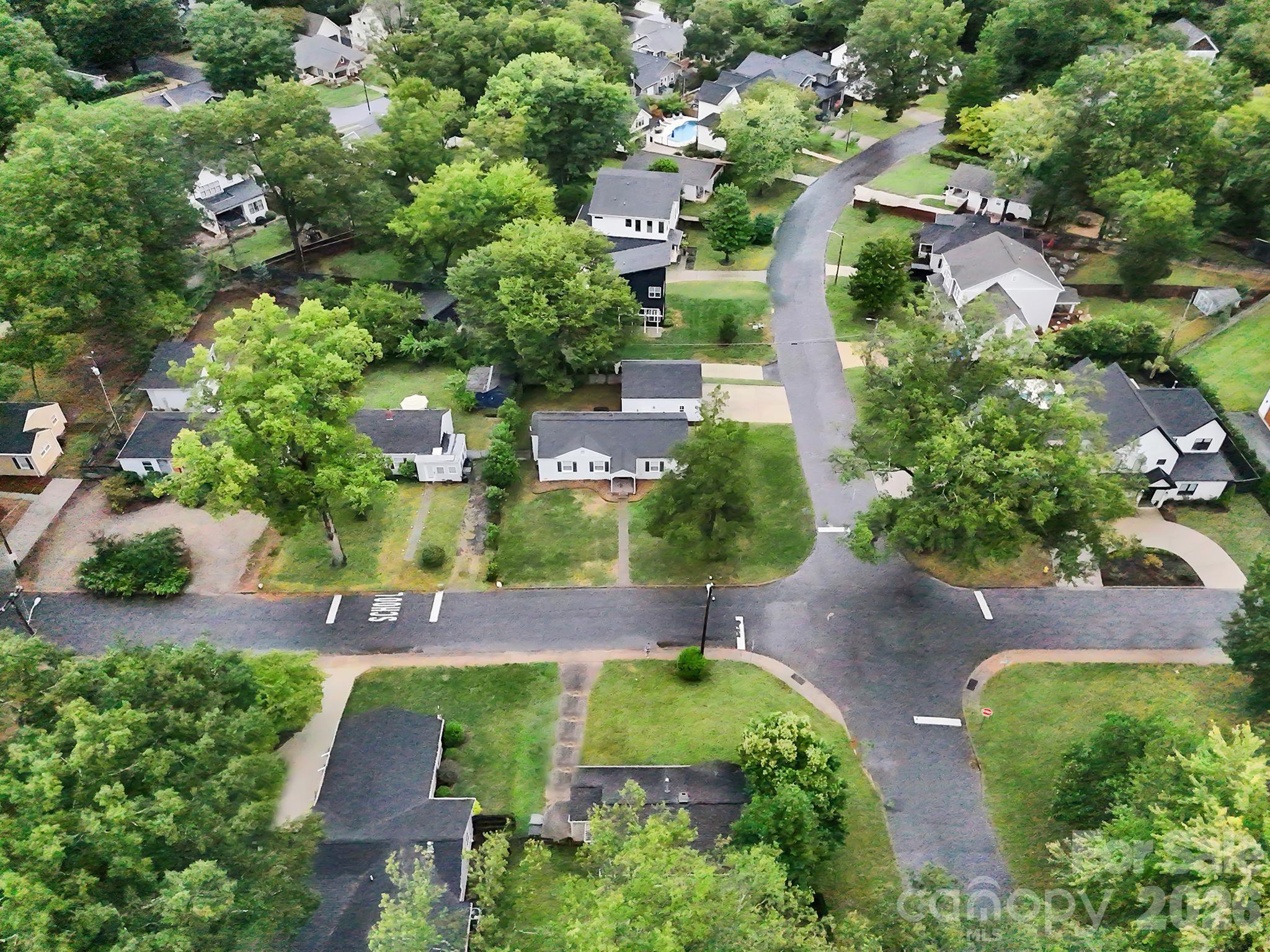 835 Everett Place Property Photo 29