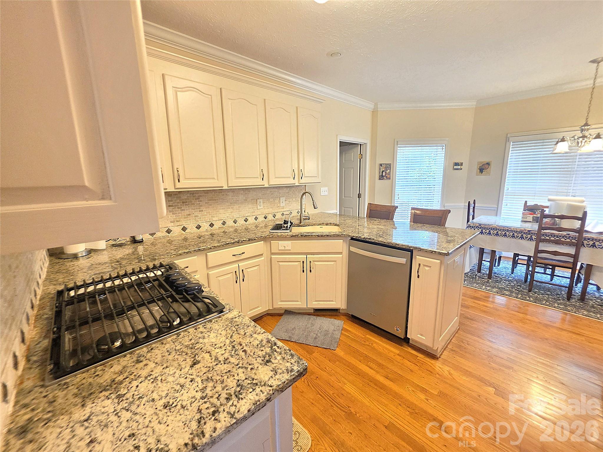 408 5th Avenue Property Photo 8