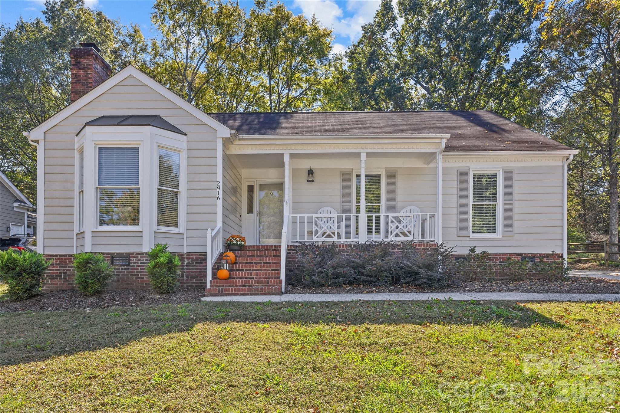 2916 Winghaven Lane Property Photo 1