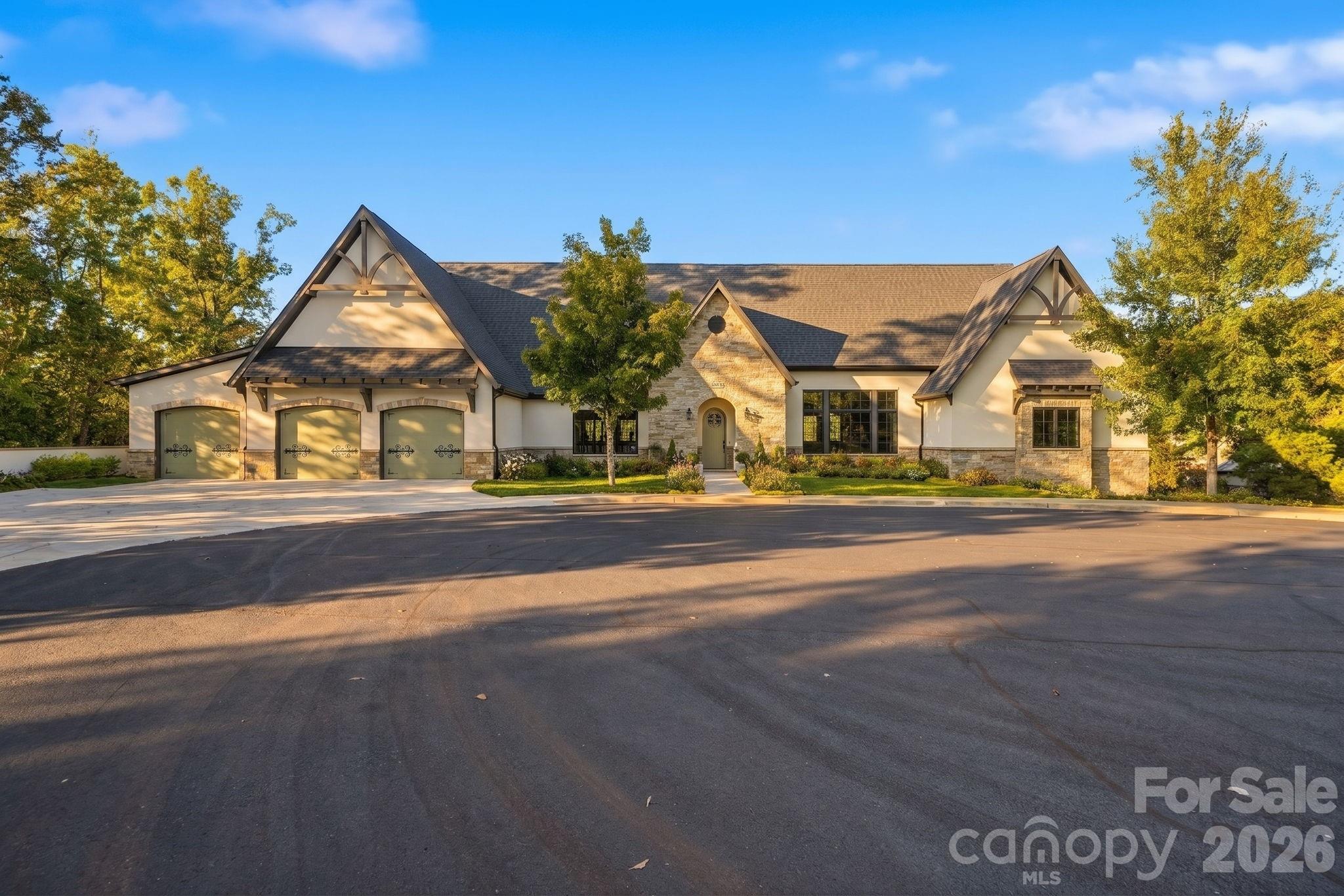 21 Evian Court Property Photo 1