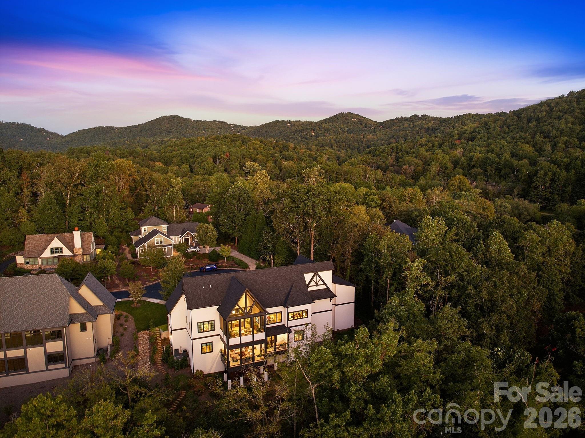 21 Evian Court Property Photo 4