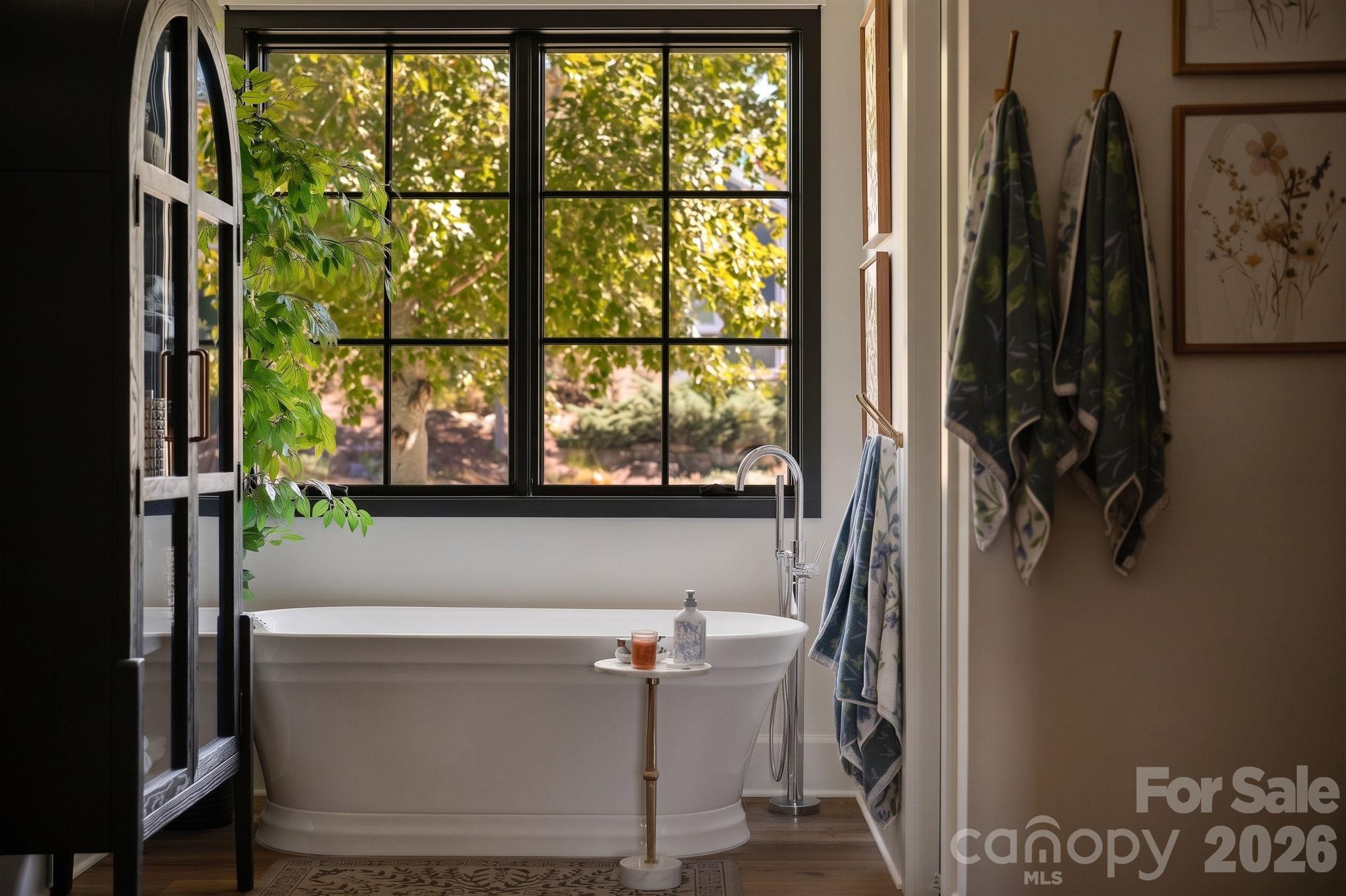 21 Evian Court Property Photo 30