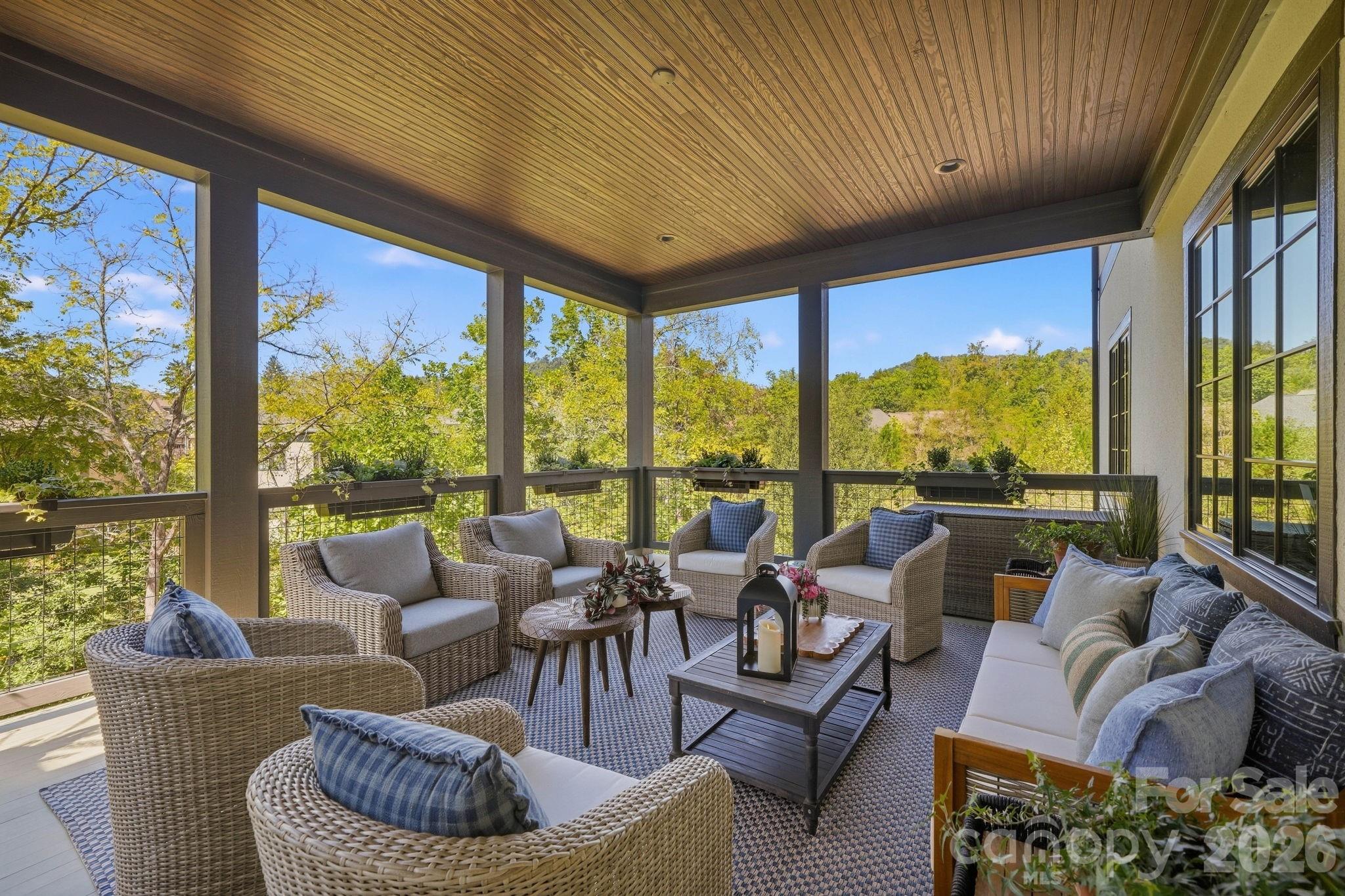 21 Evian Court Property Photo 37