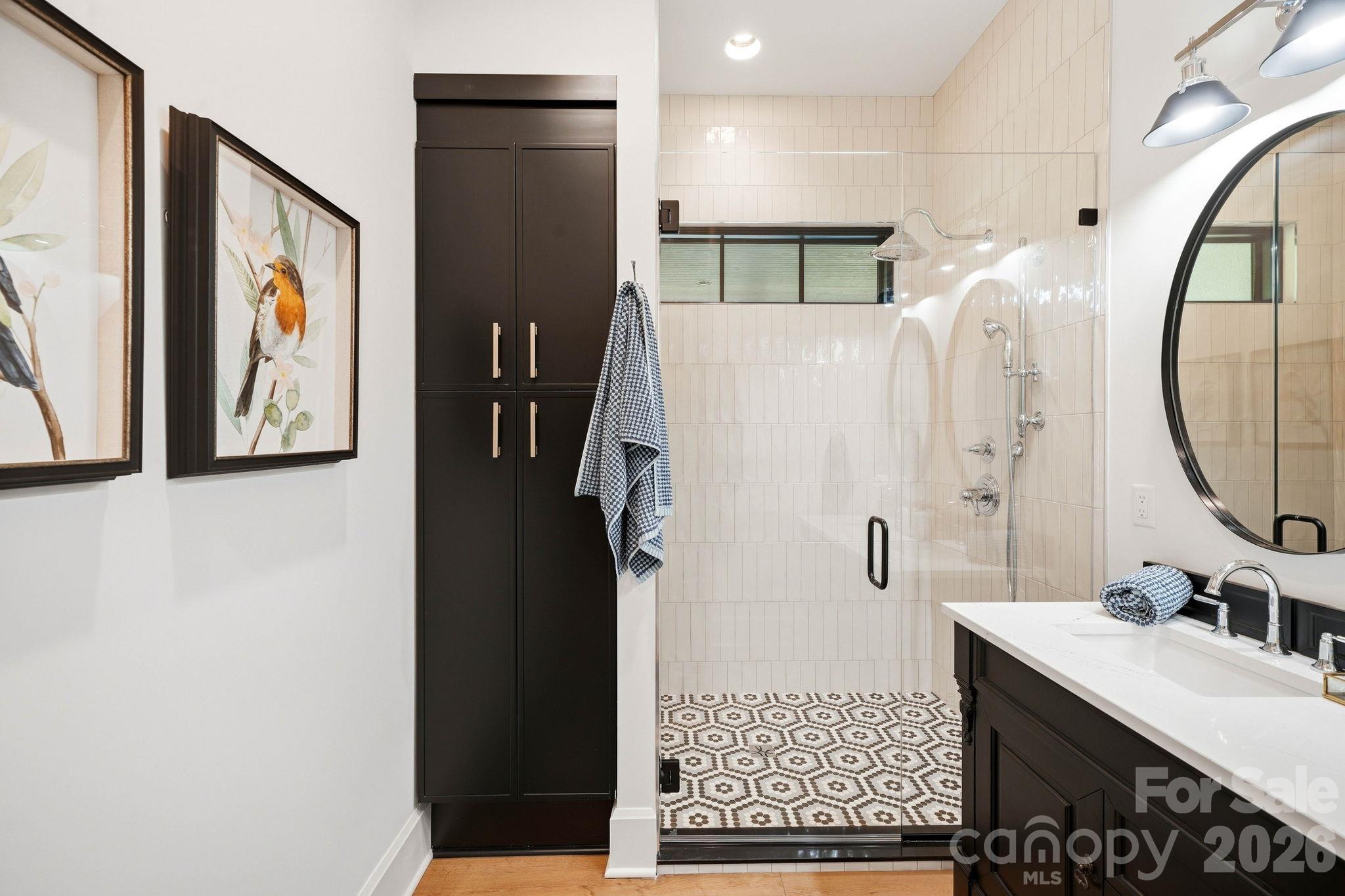 21 Evian Court Property Photo 43