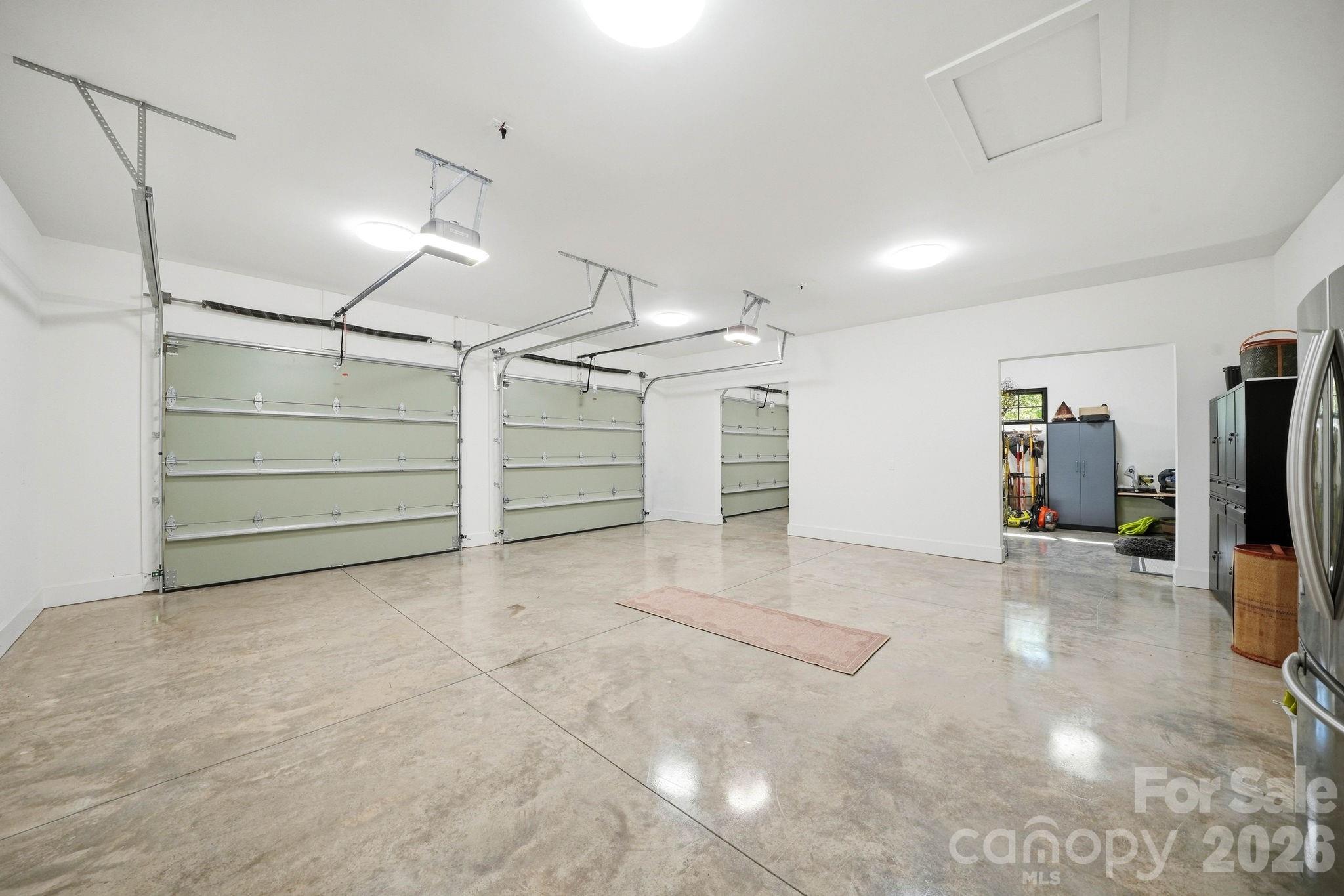 21 Evian Court Property Photo 45